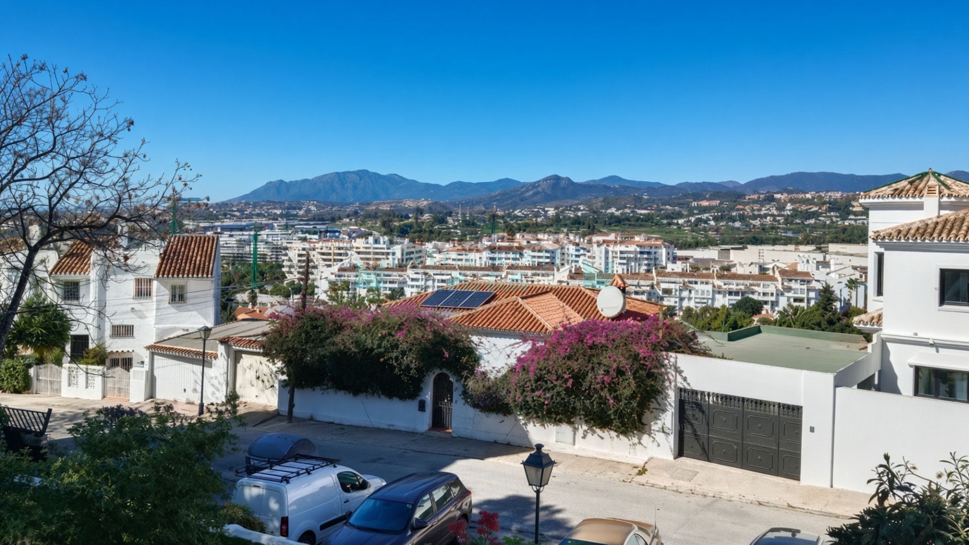 Apartment for sale in La Campana, Nueva Andalucia