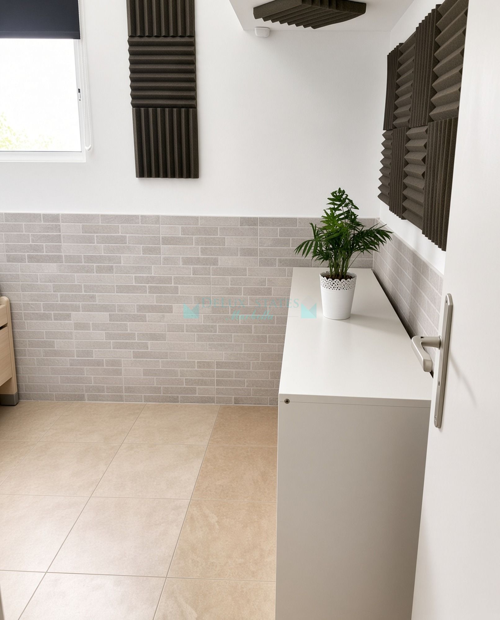 Apartment for sale in La Campana, Nueva Andalucia