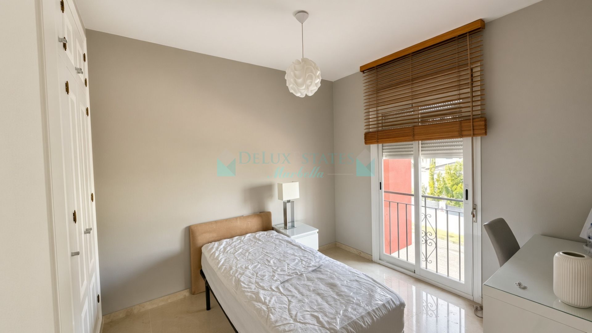 Town House for sale in Selwo, Estepona