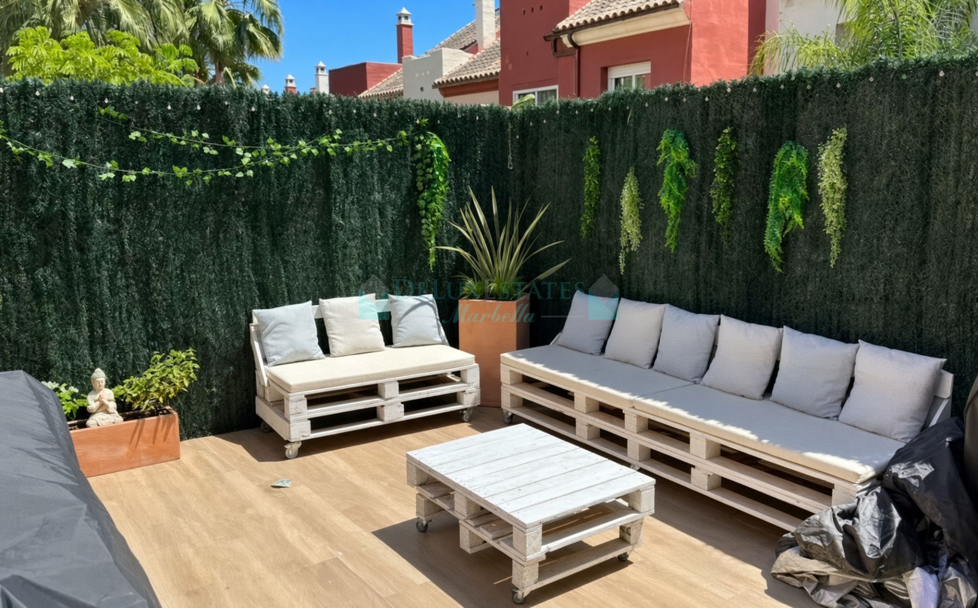 Town House for sale in Selwo, Estepona