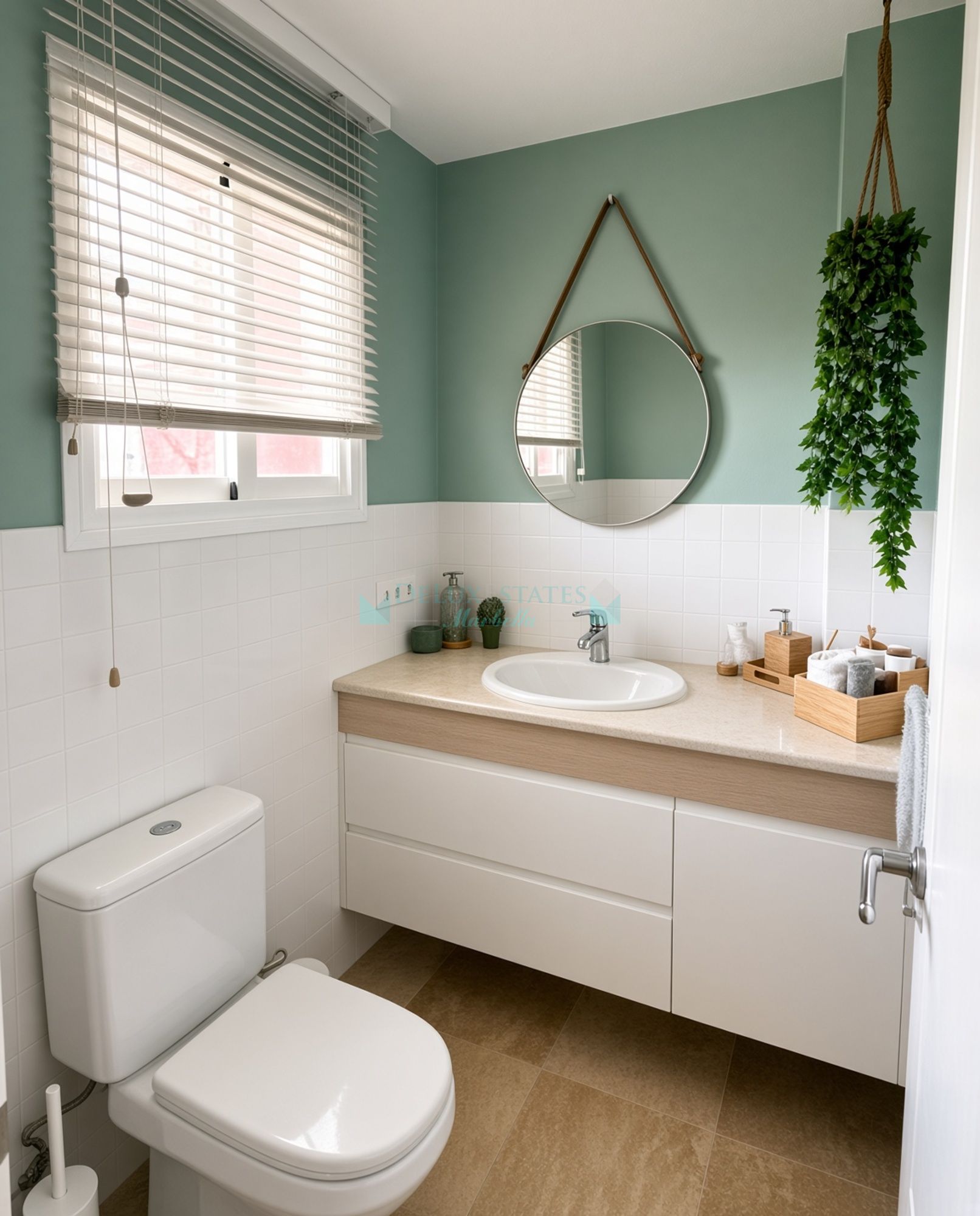 Town House for sale in Selwo, Estepona