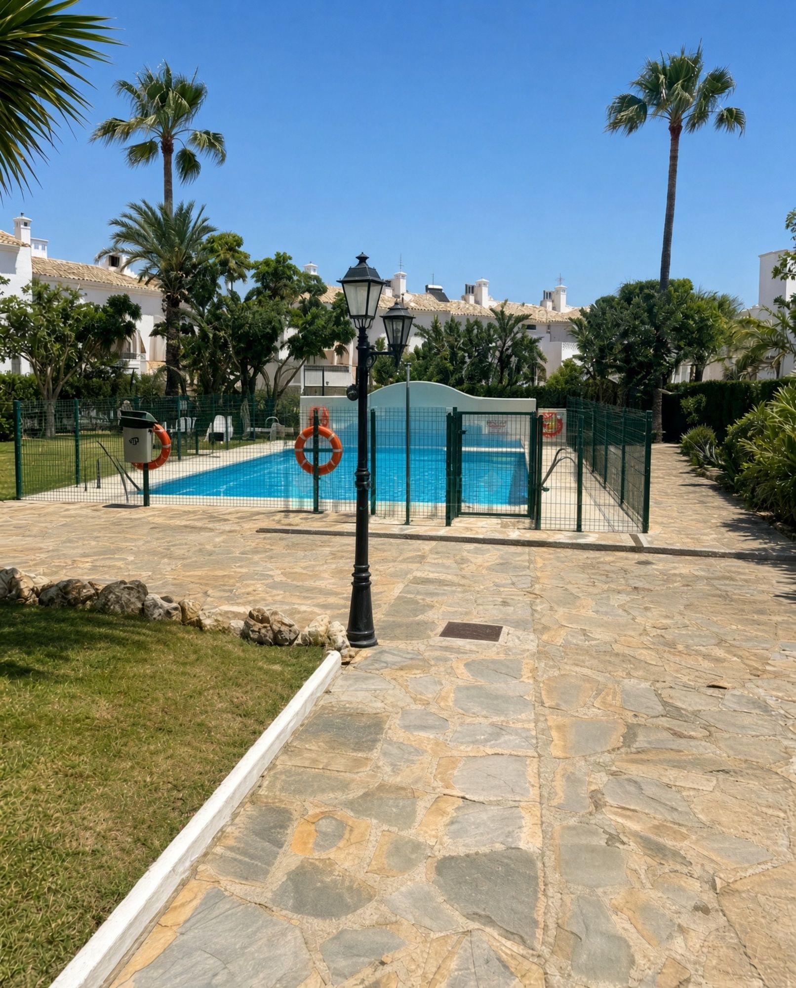 Town House for sale in Selwo, Estepona