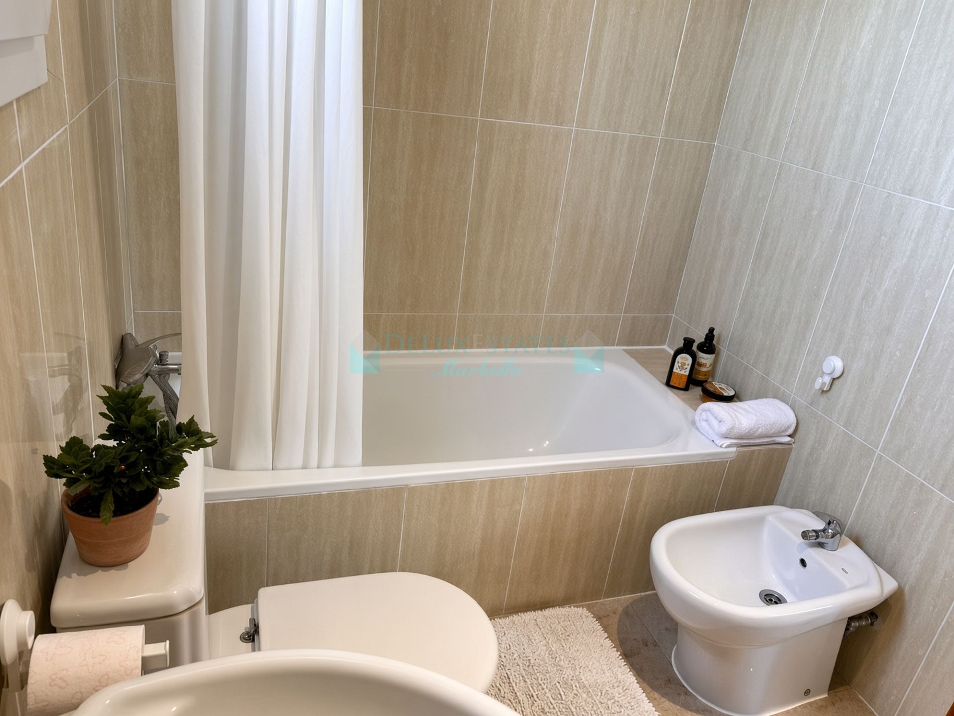 Duplex Penthouse for sale in Alcorrín, Manilva