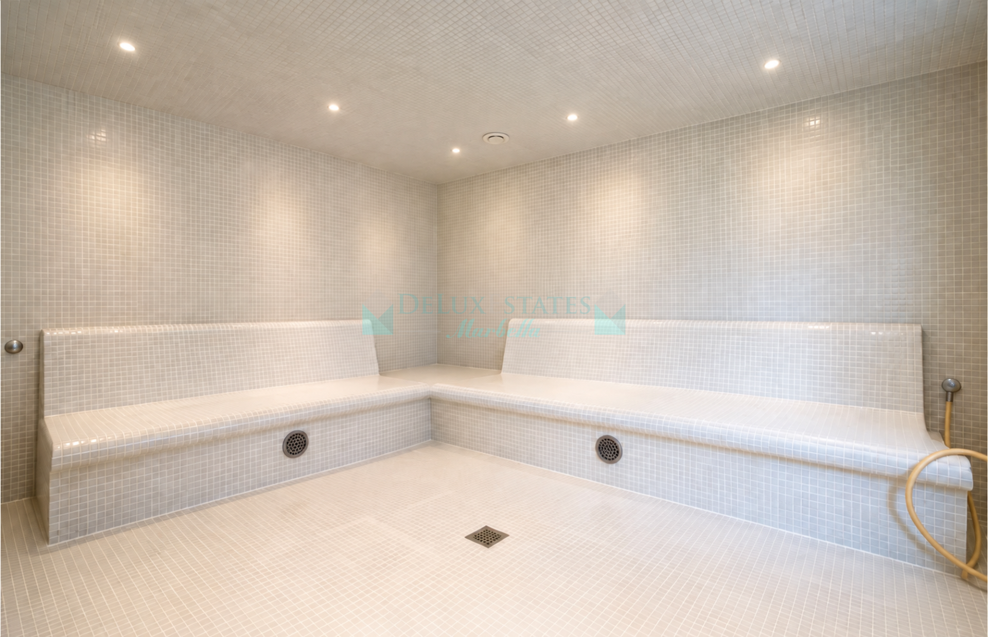 Duplex Penthouse for sale in Atalaya Hills, Benahavis