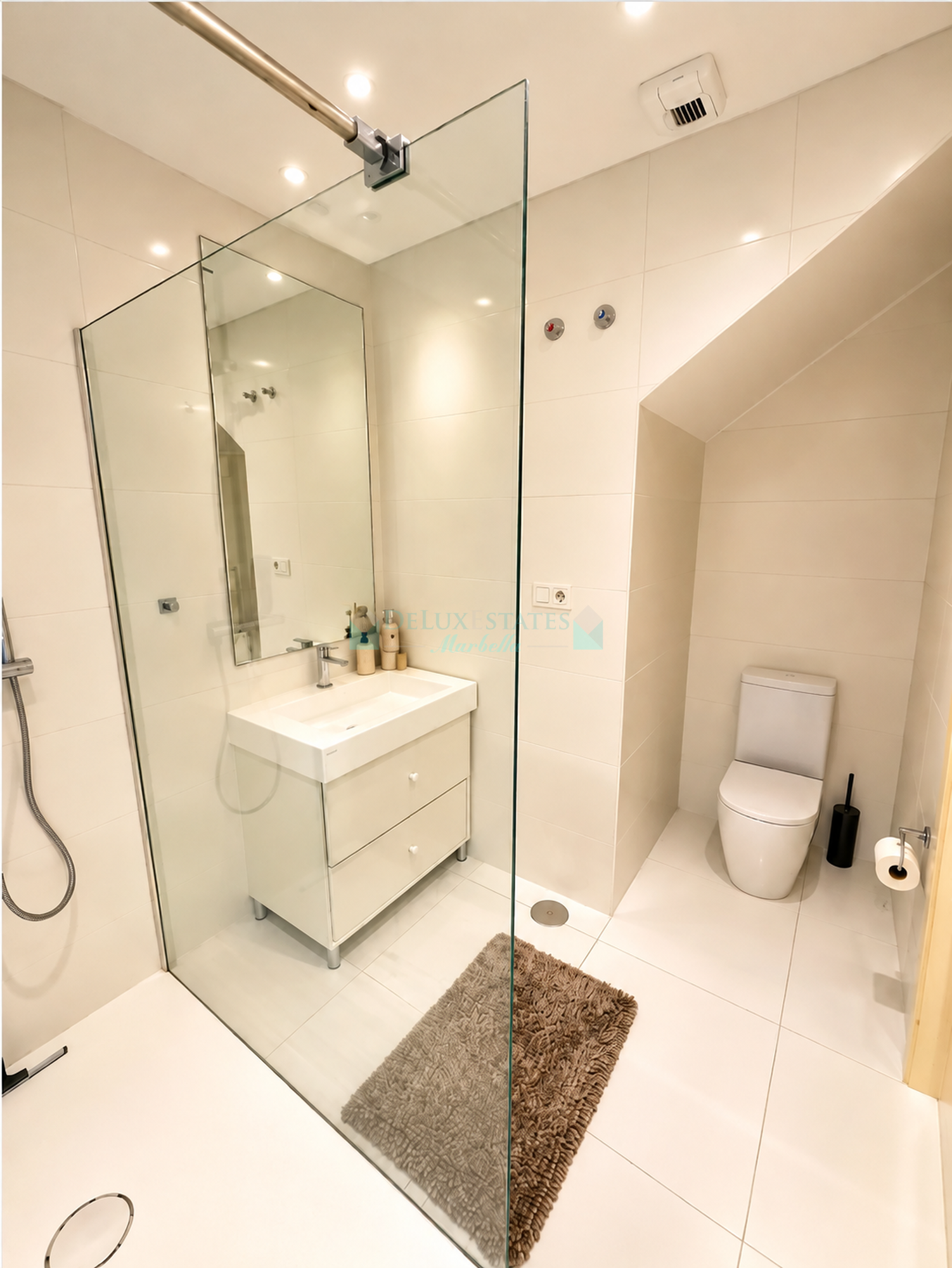 Duplex Penthouse for sale in Atalaya Hills, Benahavis