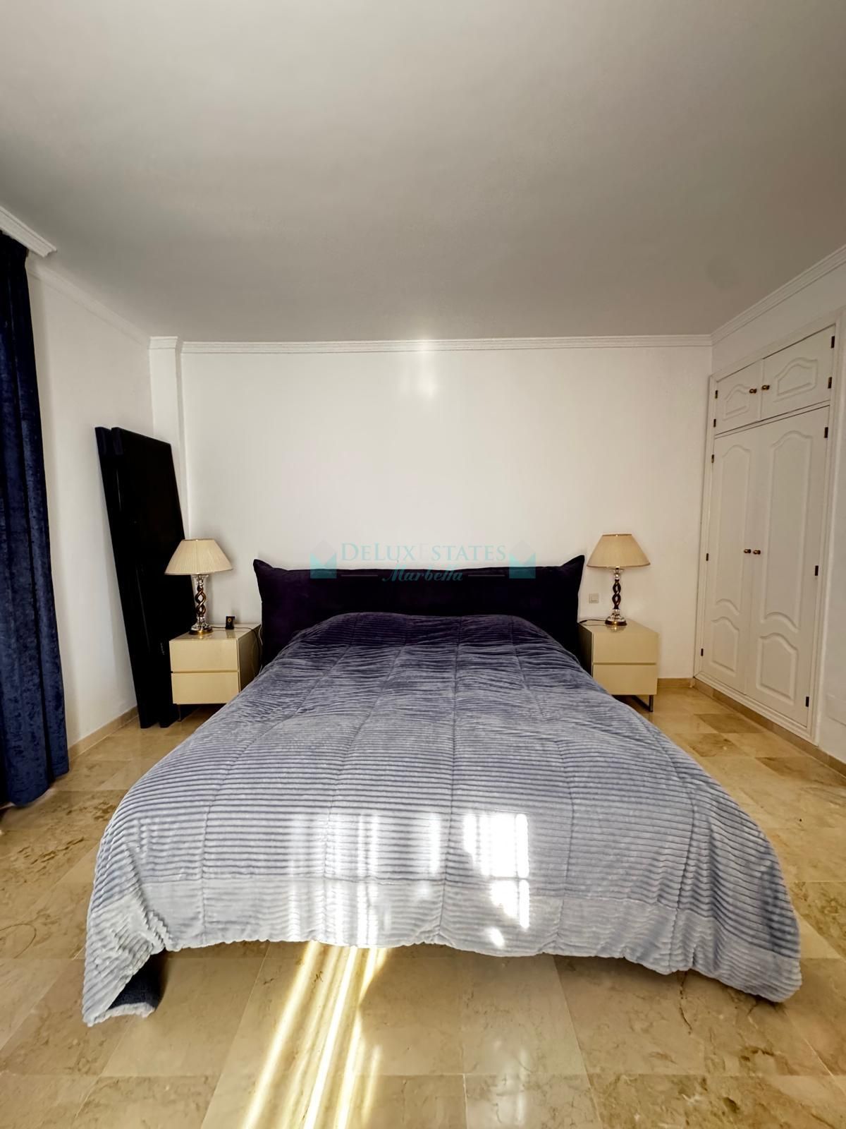 Town House for sale in Aloha Lake Village, Nueva Andalucia