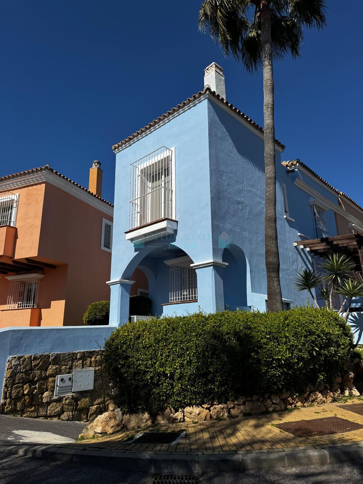Town House for sale in Aloha Lake Village, Nueva Andalucia