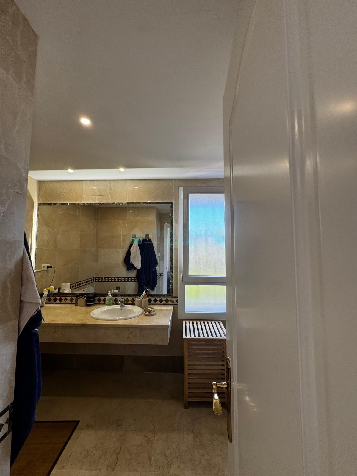 Town House for sale in Aloha Lake Village, Nueva Andalucia