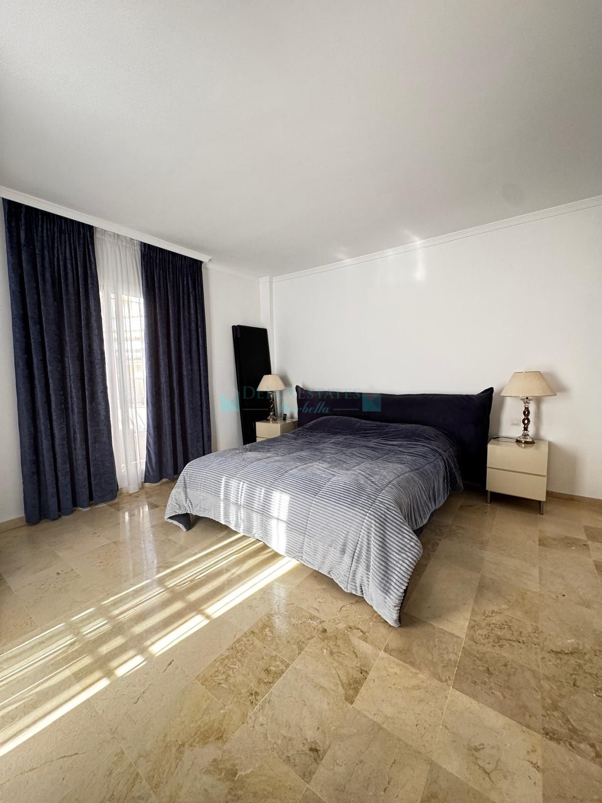 Town House for sale in Aloha Lake Village, Nueva Andalucia