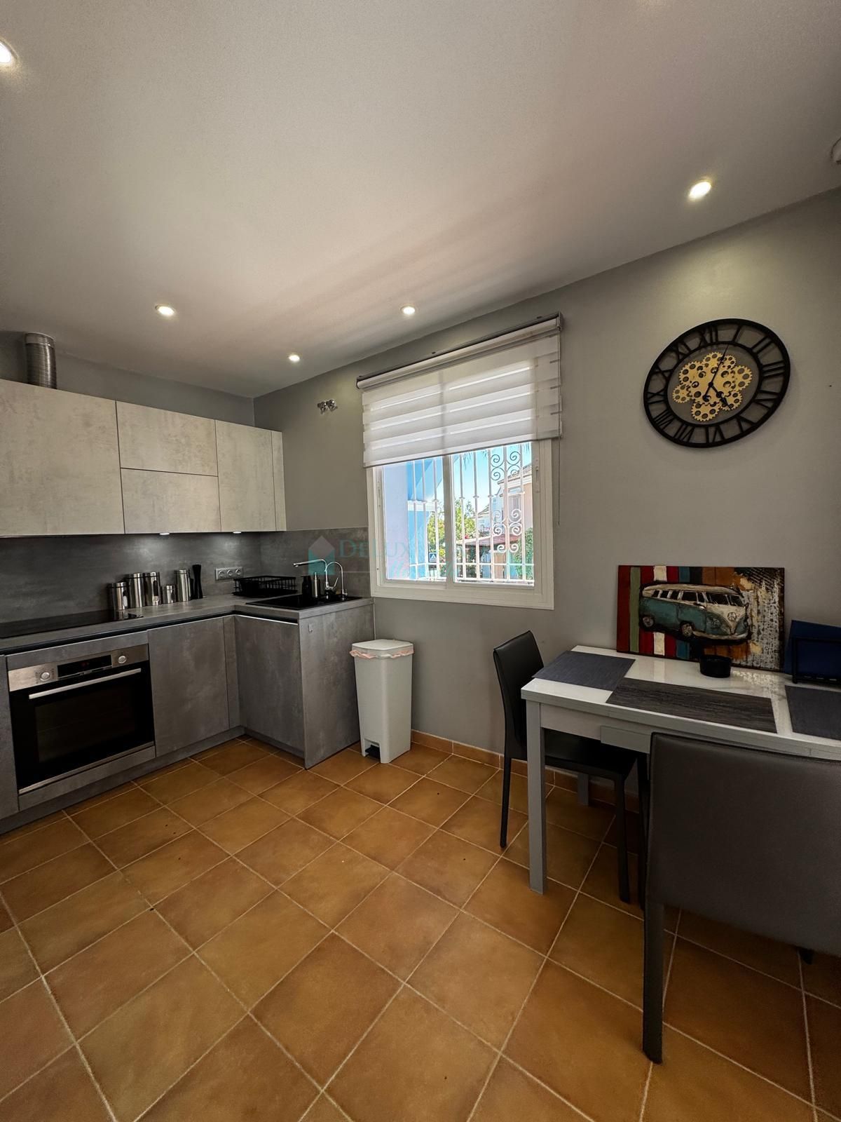Town House for sale in Aloha Lake Village, Nueva Andalucia
