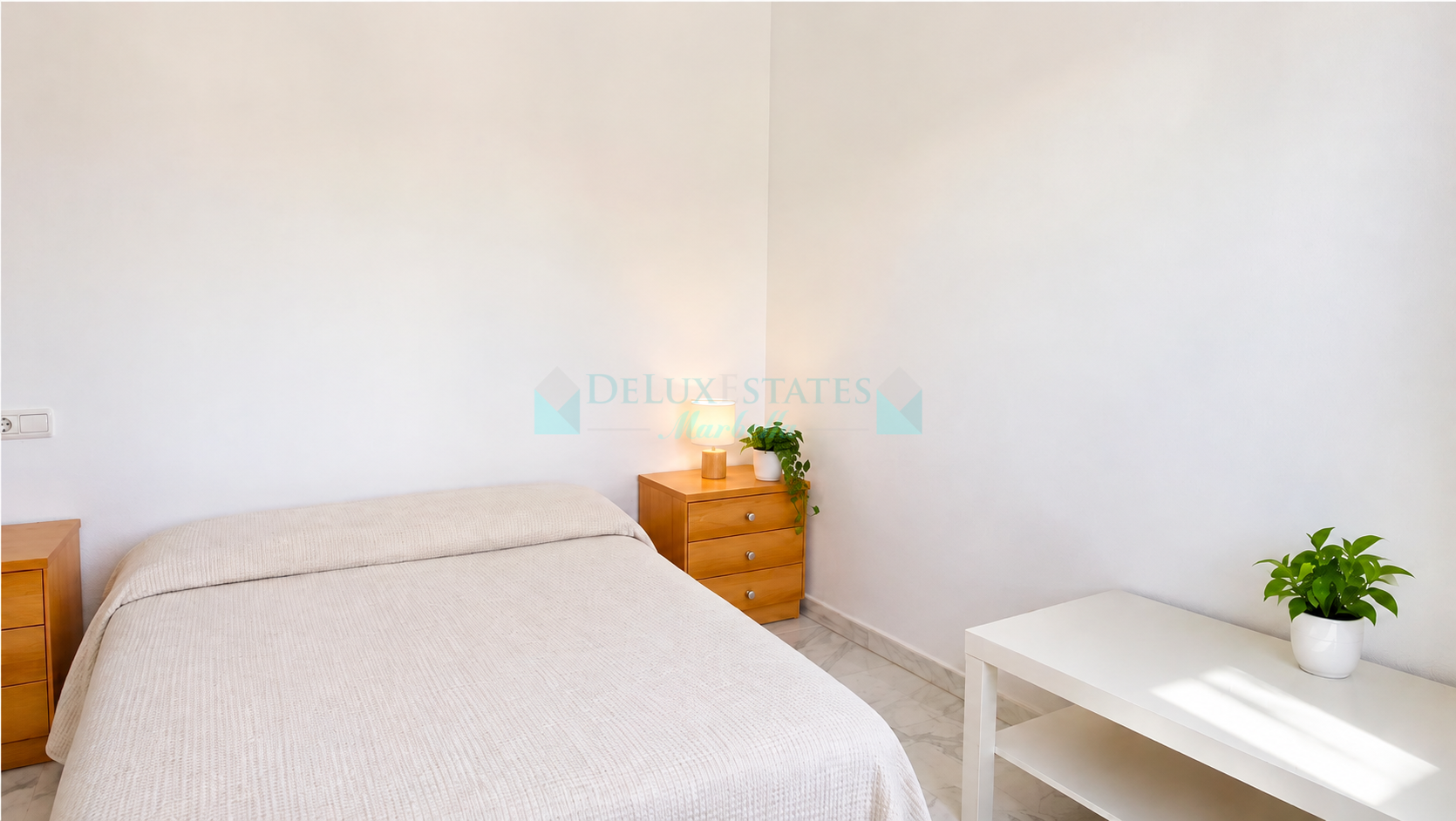 Apartment for sale in Lorcrimar, Nueva Andalucia