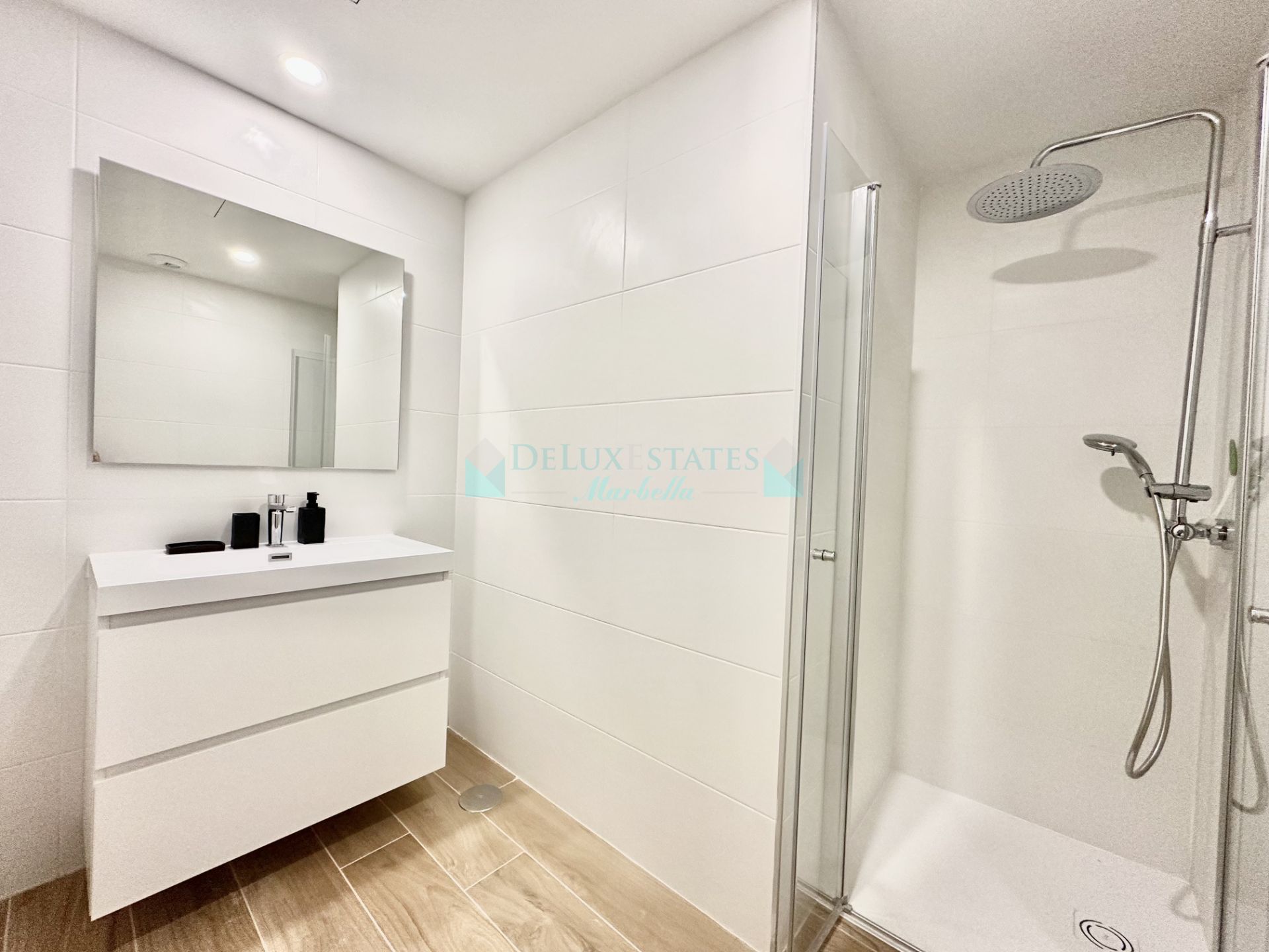 Apartamento en alquiler en Guadaiza, Nueva Andalucia
