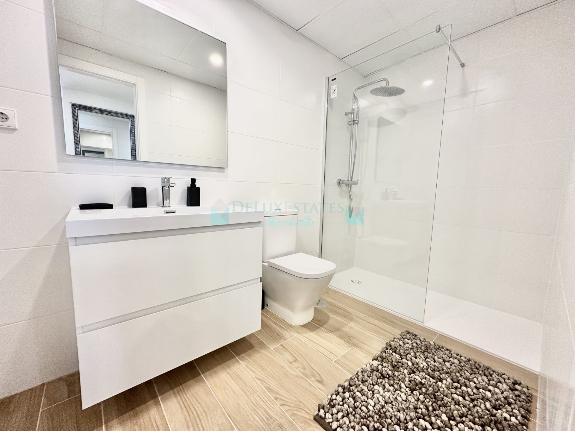Apartamento en alquiler en Guadaiza, Nueva Andalucia