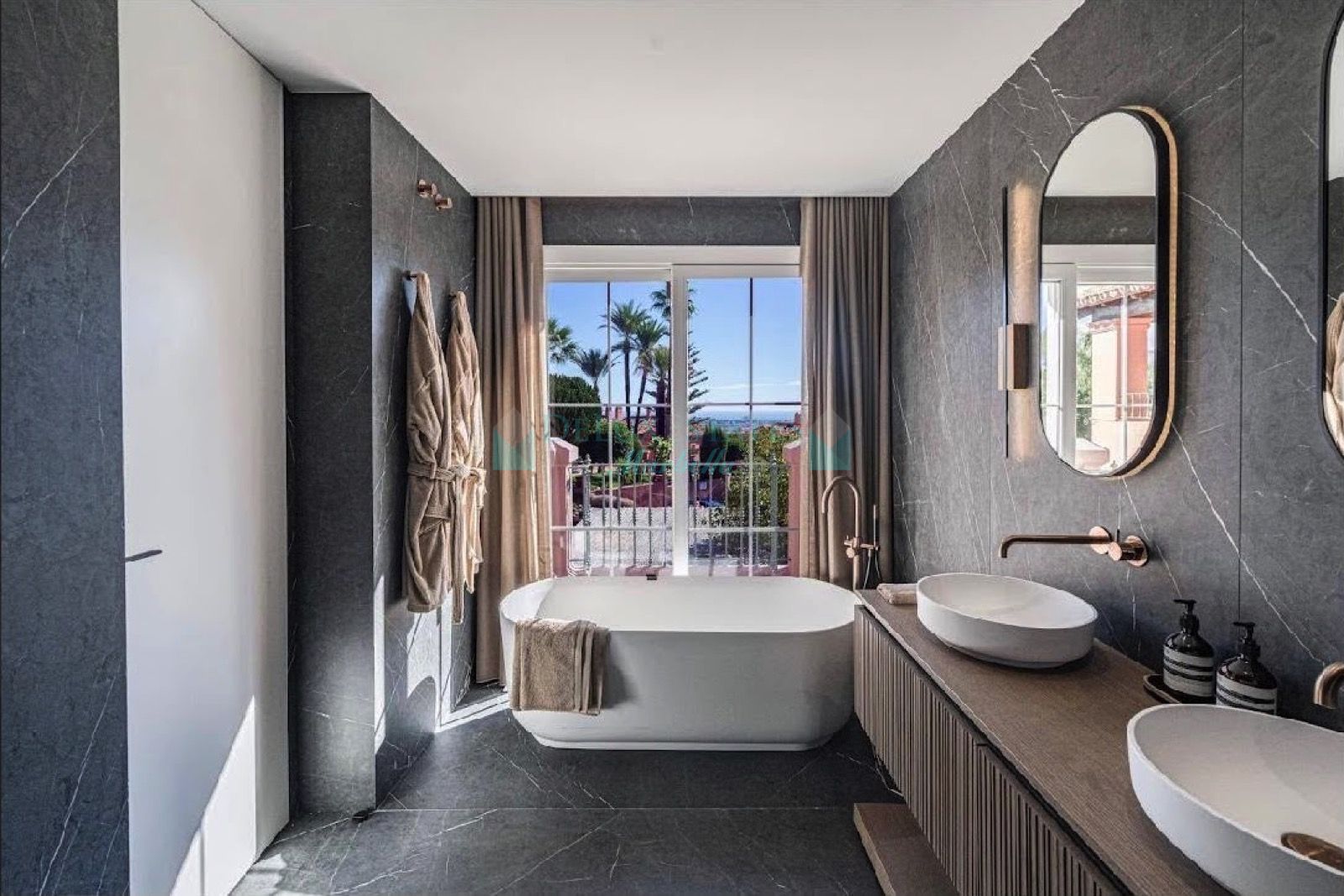 Town House for sale in La Quinta, Benahavis