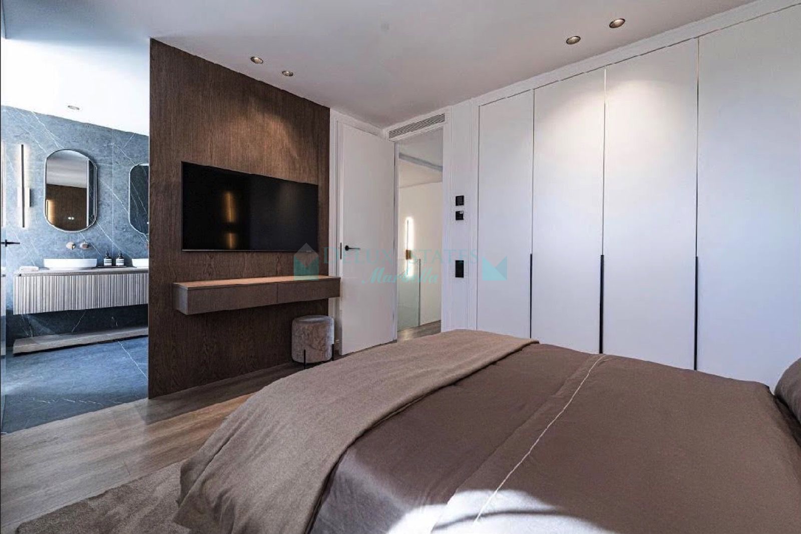 Town House for sale in La Quinta, Benahavis