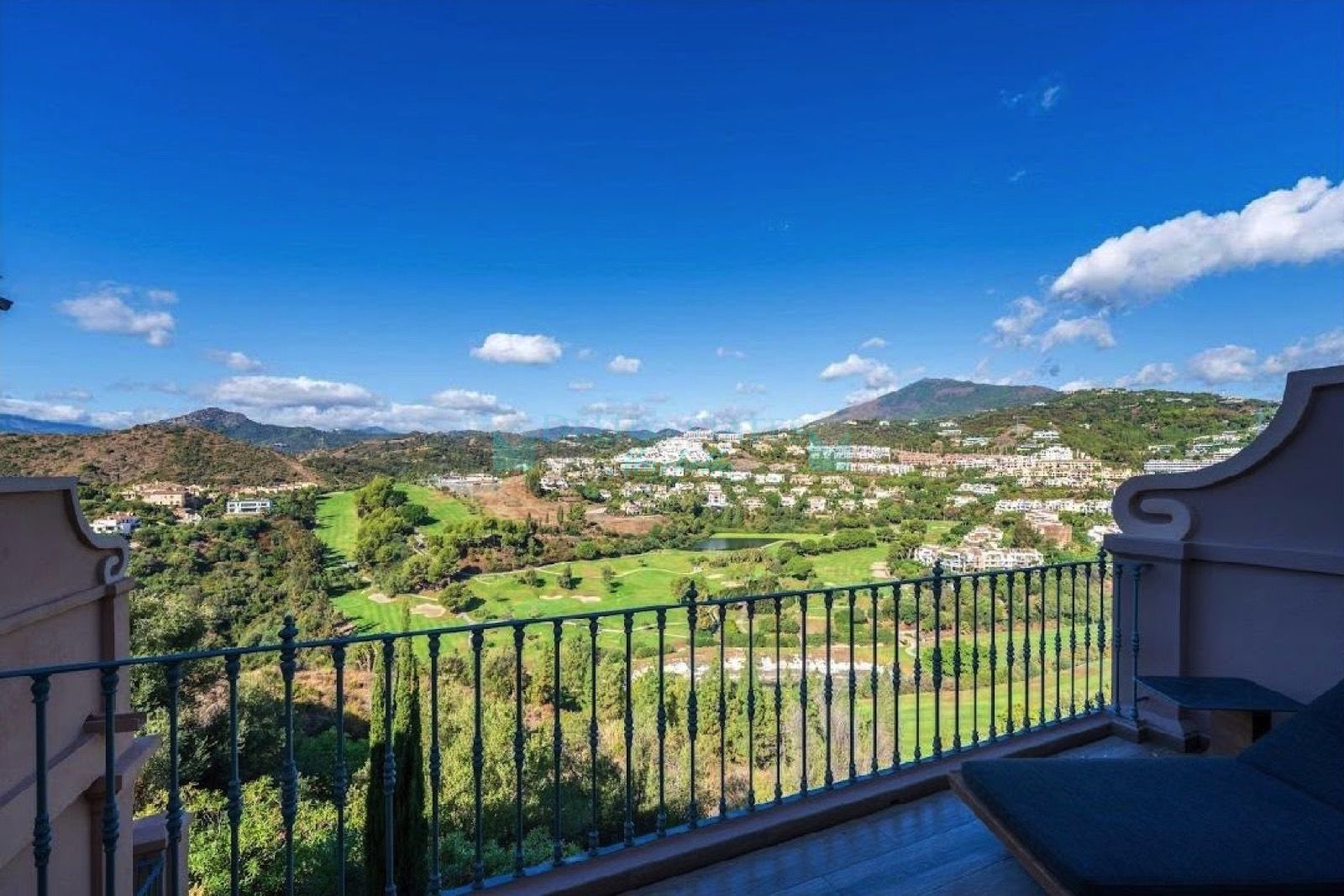 Town House for sale in La Quinta, Benahavis