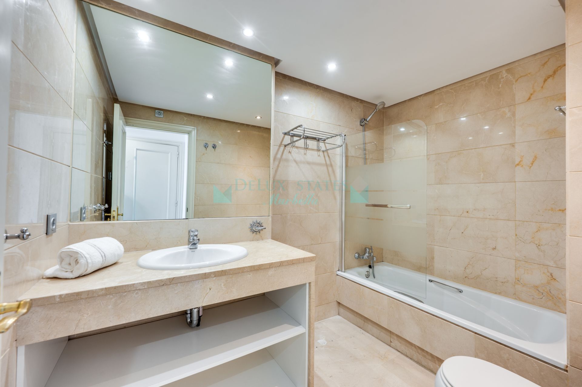 Apartment for sale in Marina Banus, Marbella - Puerto Banus