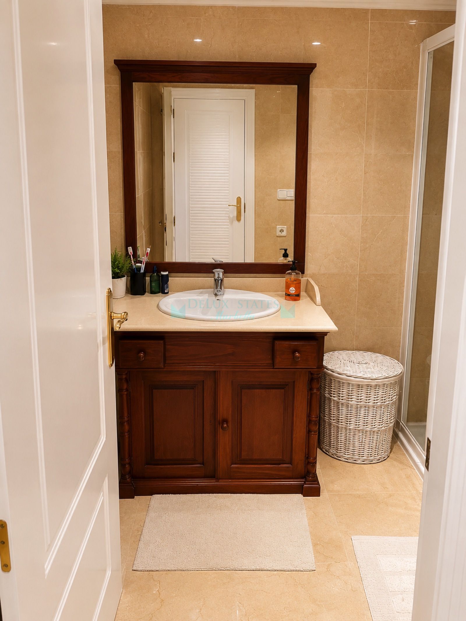 Penthouse for sale in Los Arqueros, Benahavis