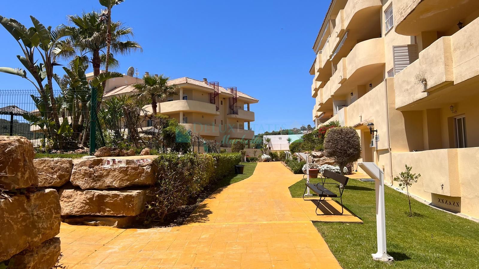 Penthouse for sale in Alcorrín, Manilva