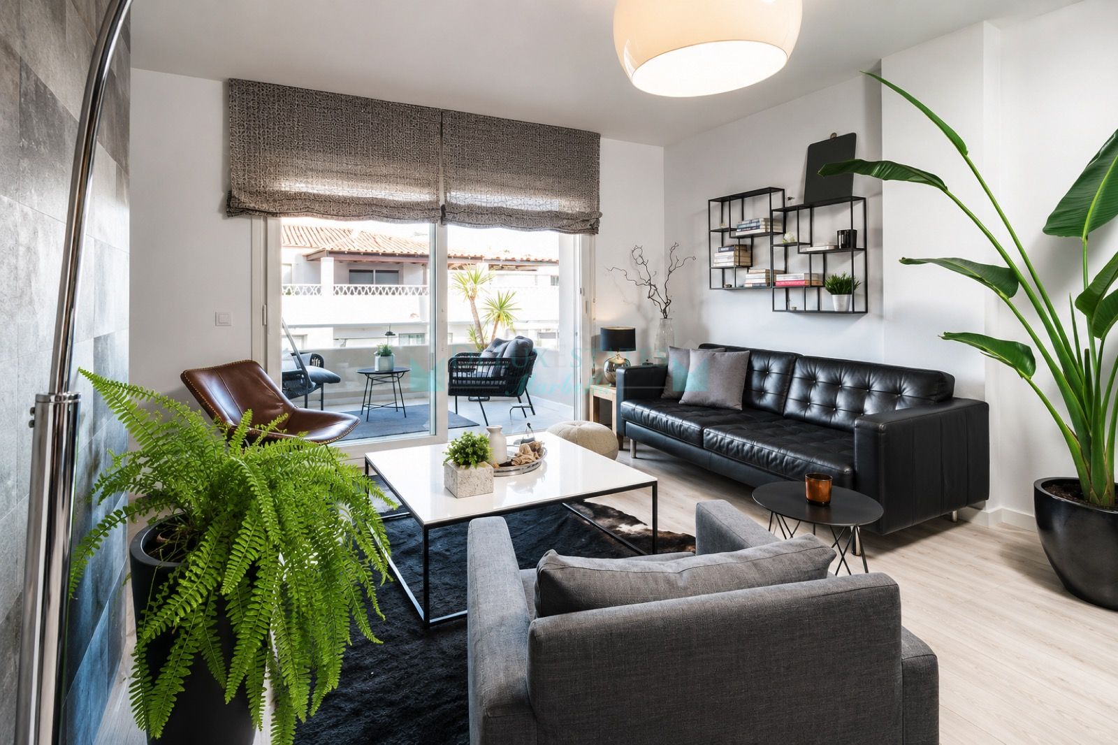 Apartment for sale in La Campana, Nueva Andalucia