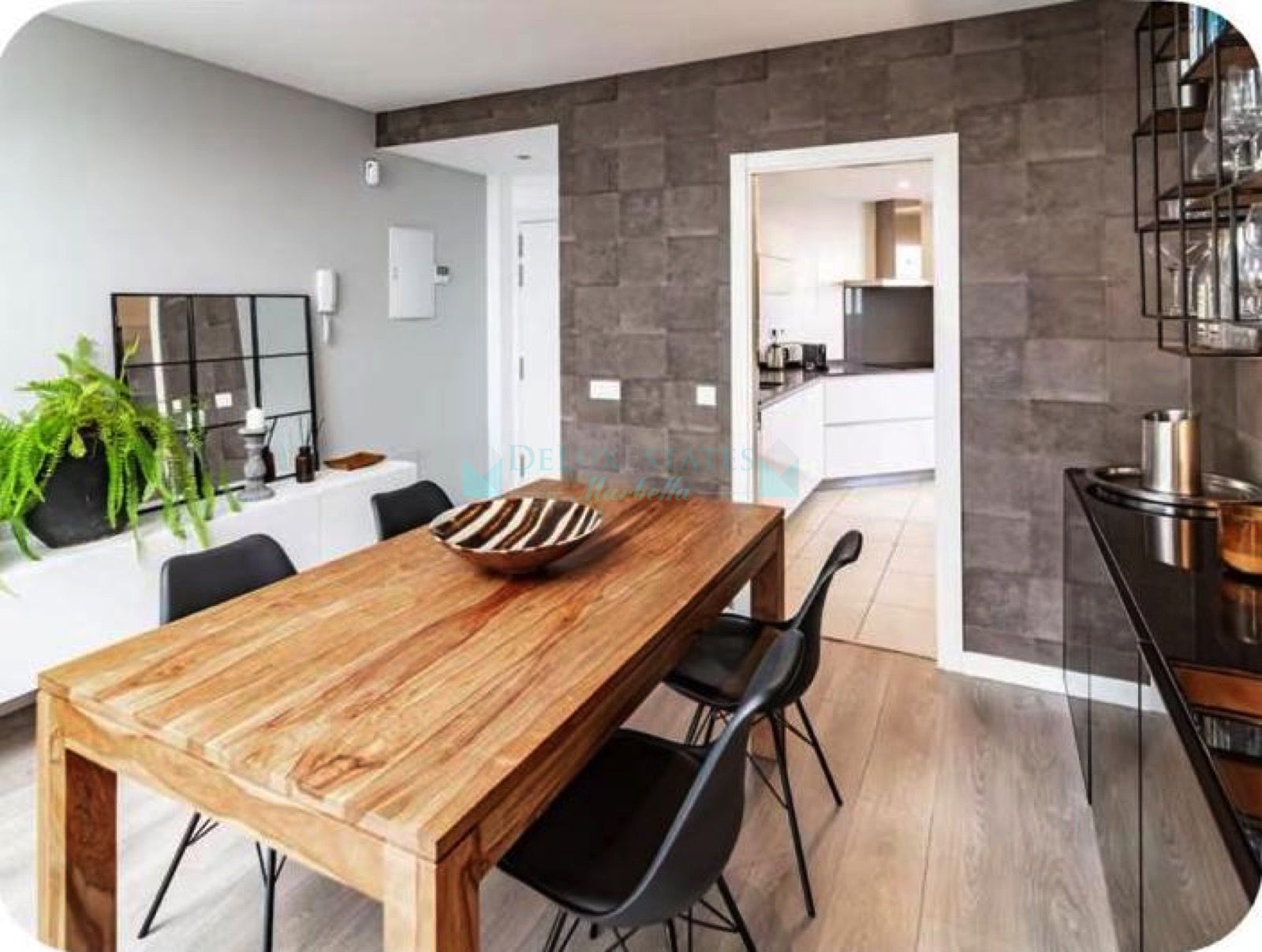 Apartment for sale in La Campana, Nueva Andalucia