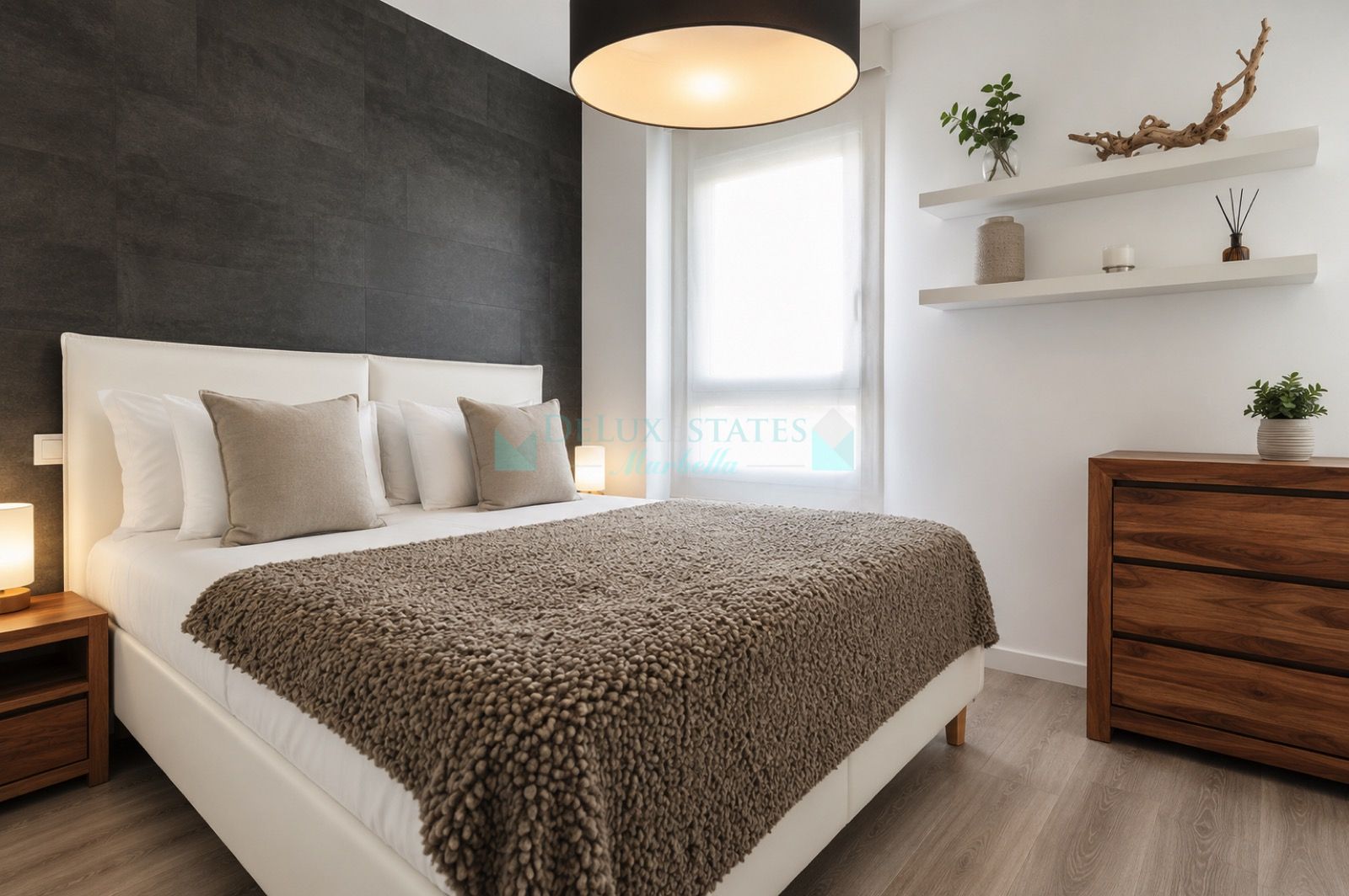 Apartment for sale in La Campana, Nueva Andalucia