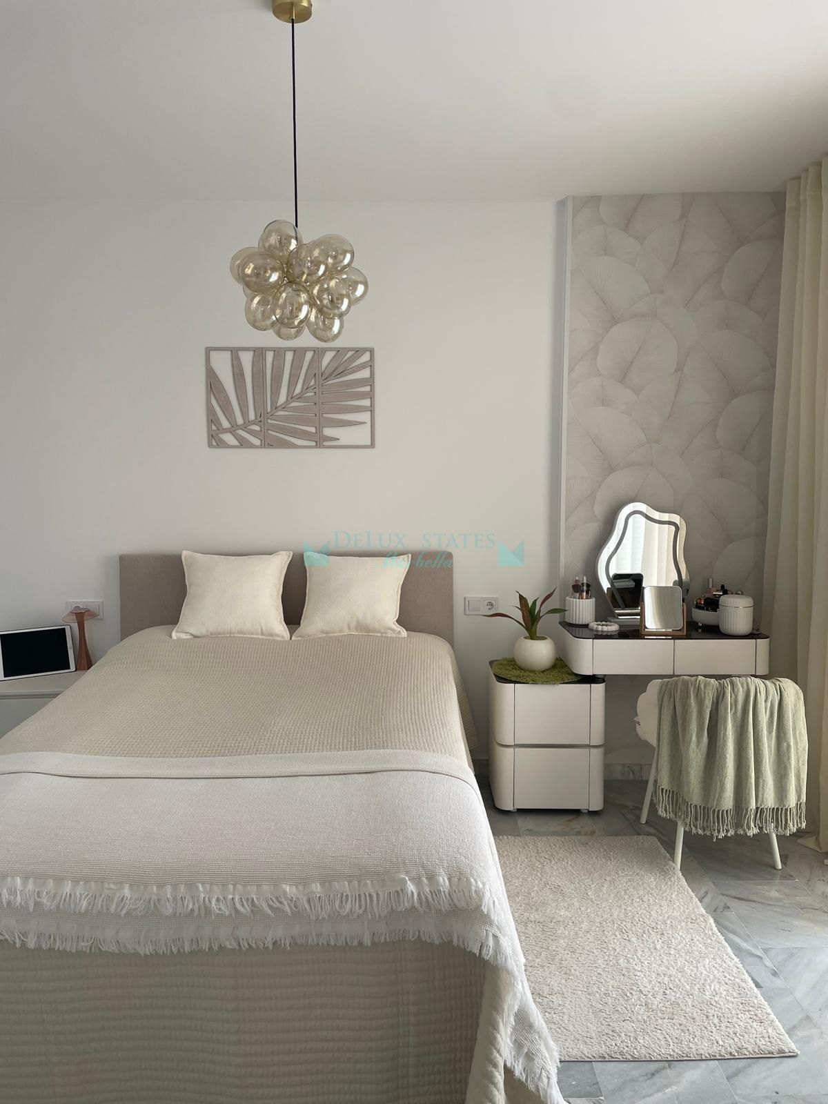 Penthouse for sale in Castillo de la Duquesa, Manilva