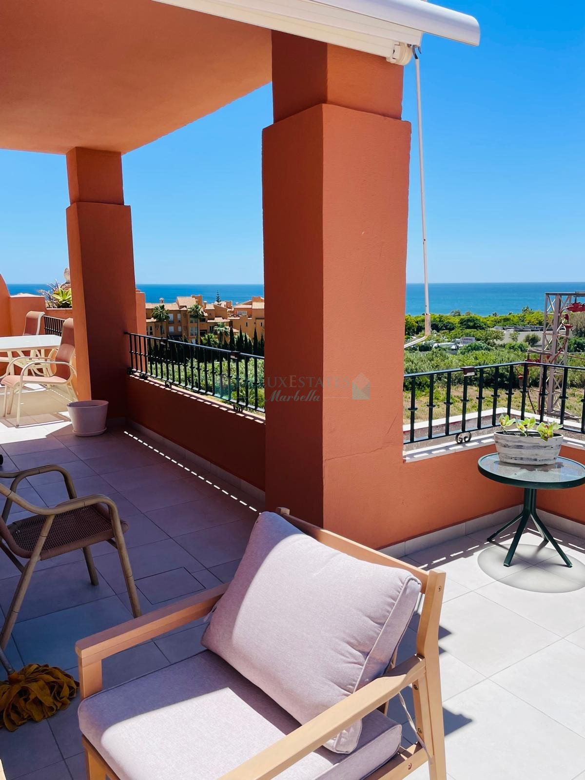 Penthouse for sale in Castillo de la Duquesa, Manilva