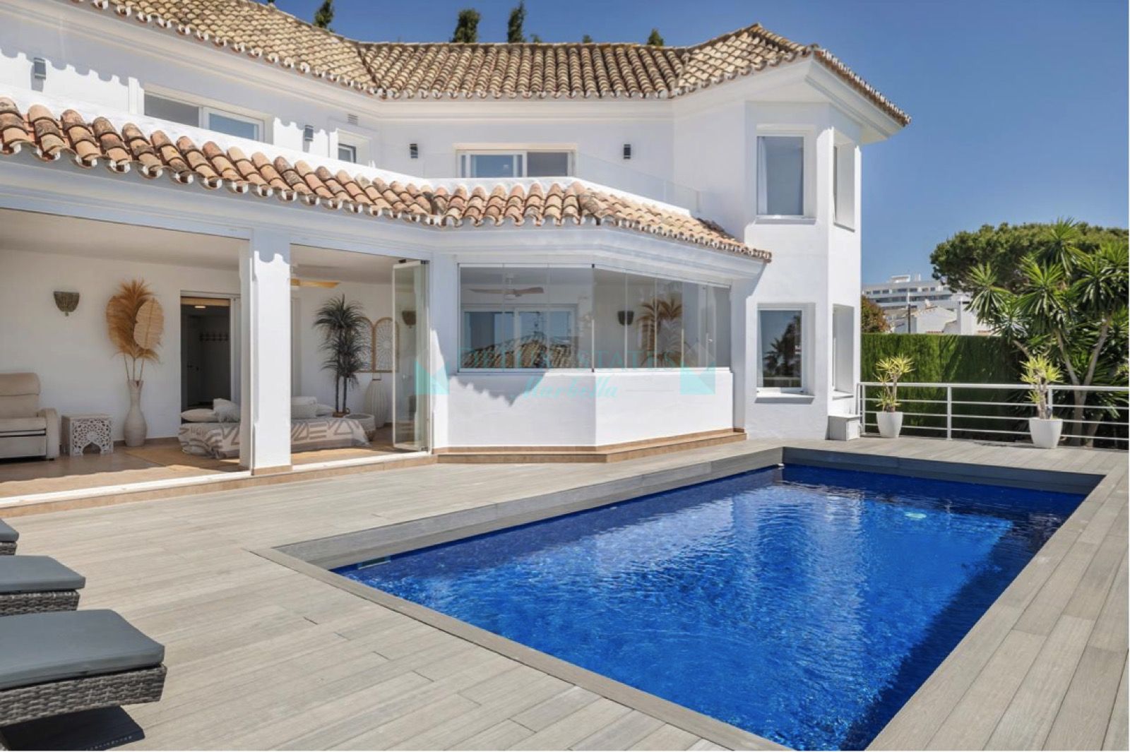 Villa for sale in La Gaspara, Estepona