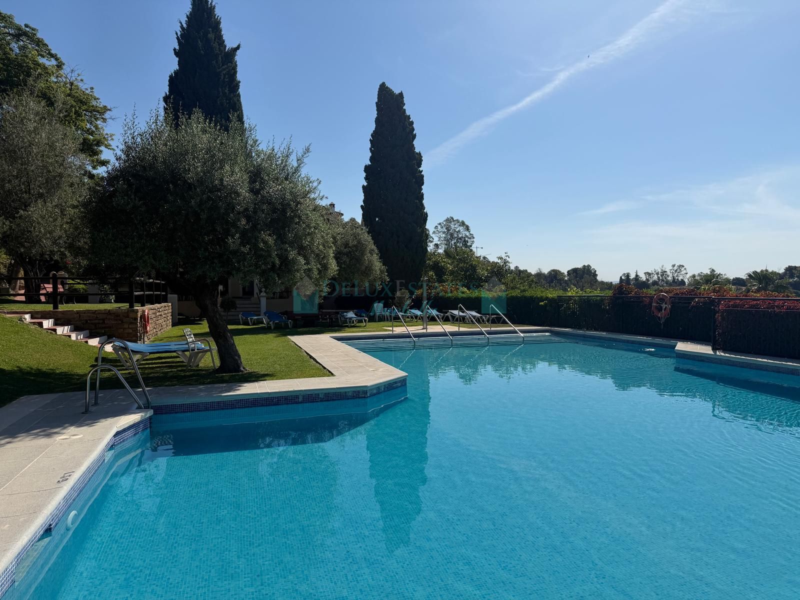 Ático en venta en Puerto del Almendro, Benahavis