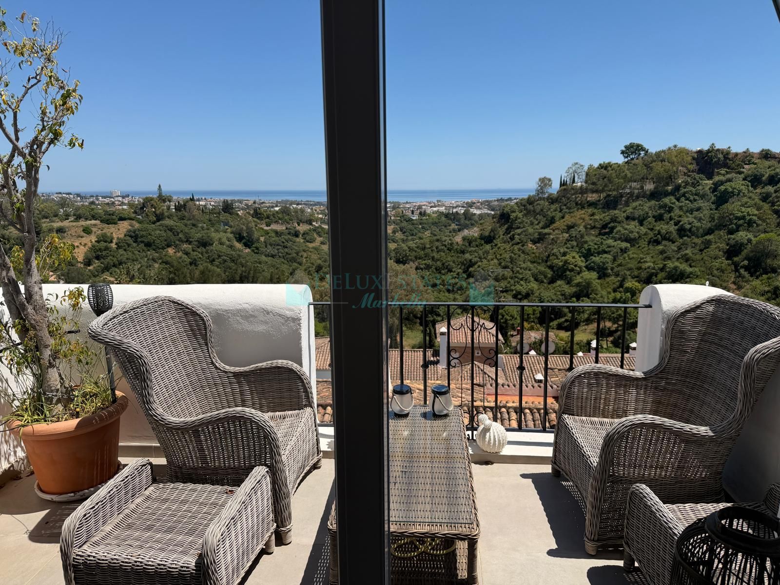 Ático en venta en Puerto del Almendro, Benahavis
