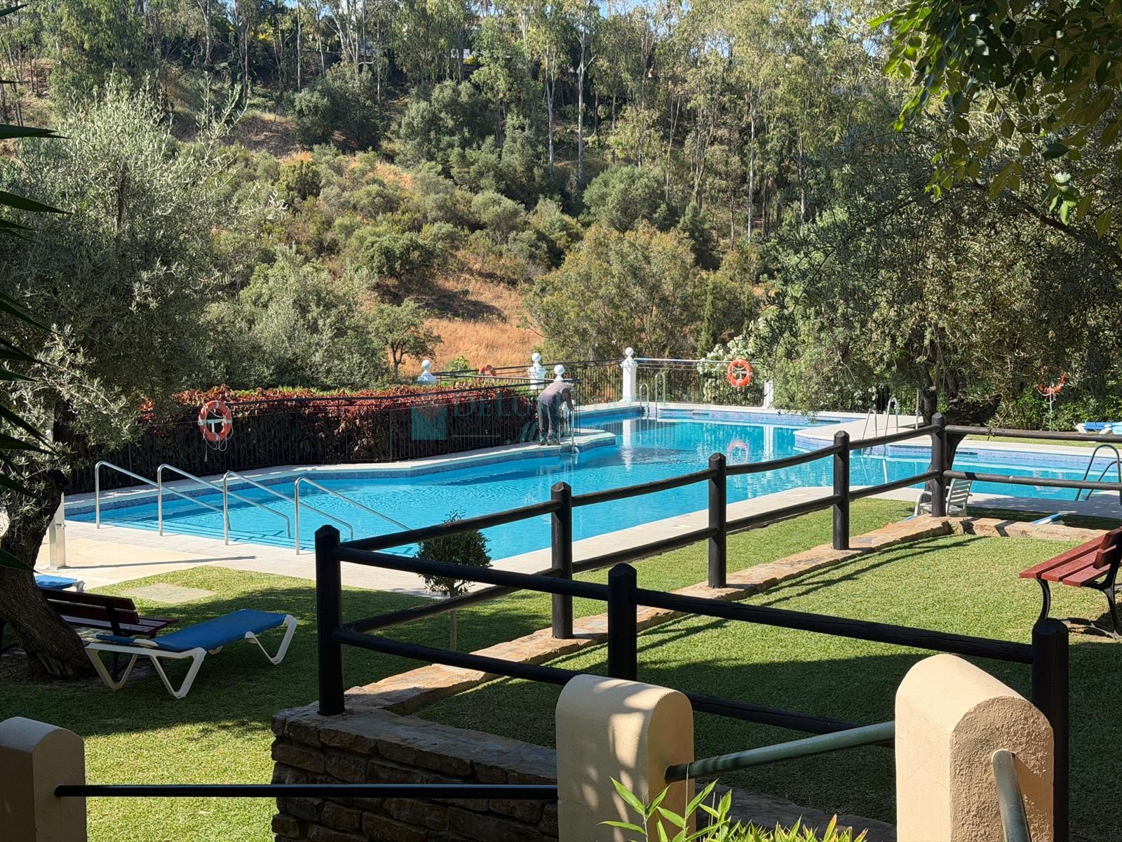 Ático en venta en Puerto del Almendro, Benahavis