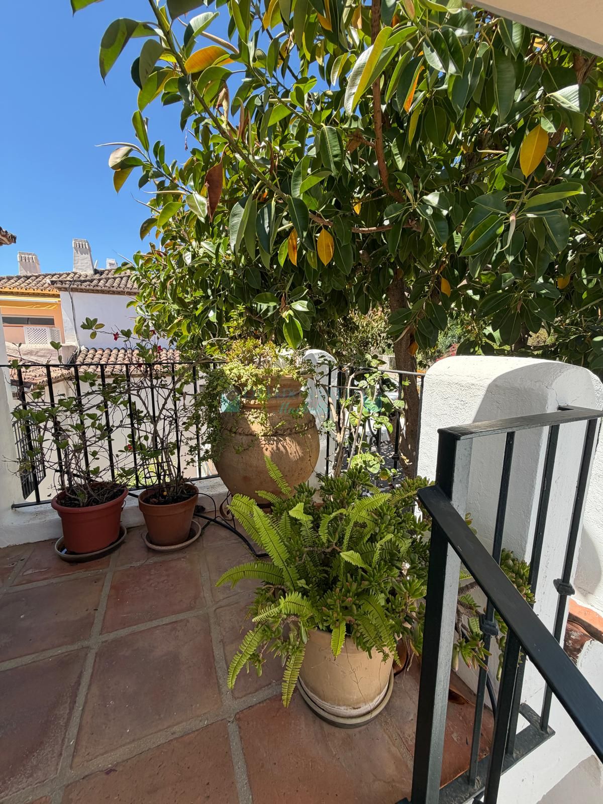Ático en venta en Puerto del Almendro, Benahavis
