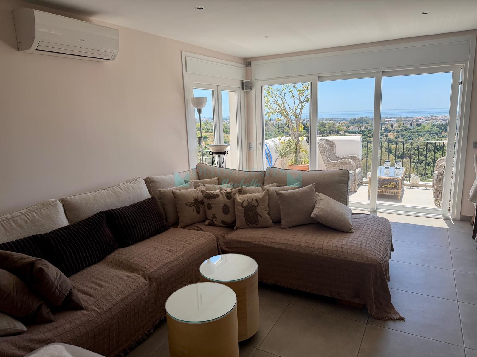 Ático en venta en Puerto del Almendro, Benahavis