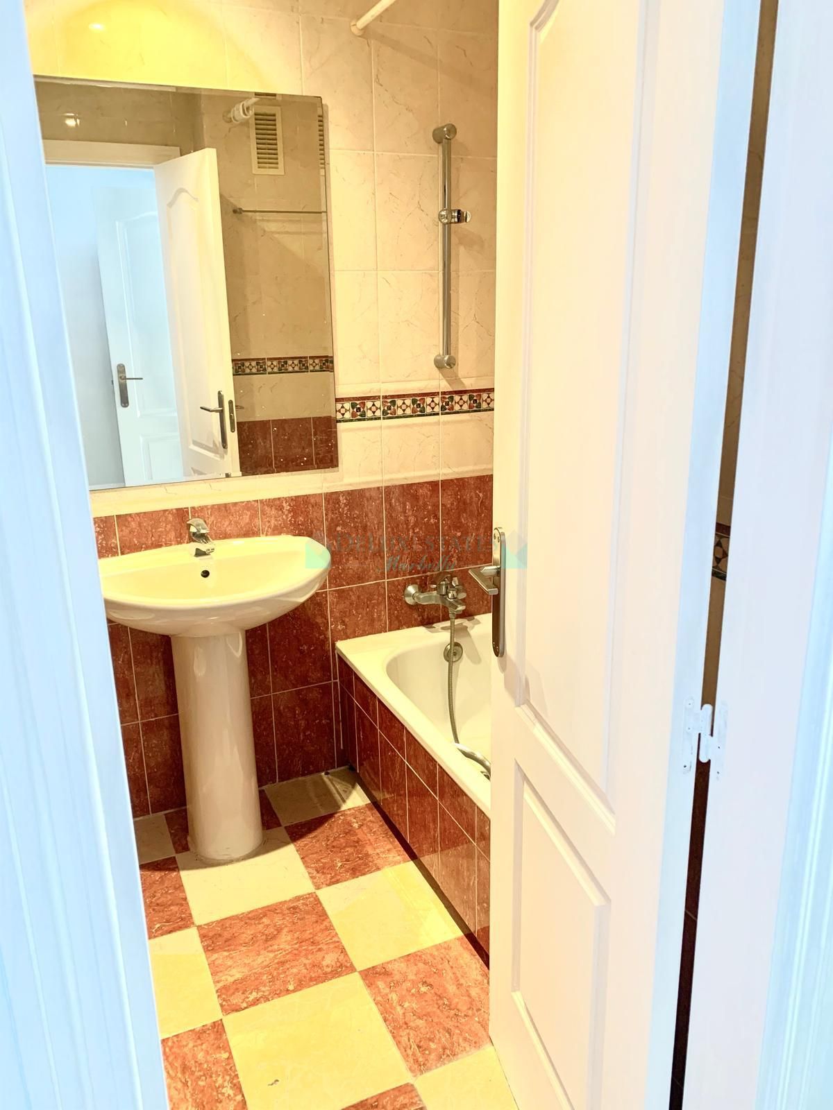 Apartment for sale in Estepona Puerto, Estepona