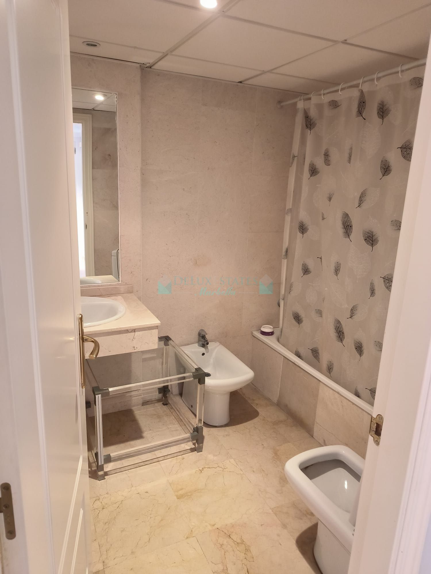 Apartment for sale in Las Lomas de Rio Real, Marbella East