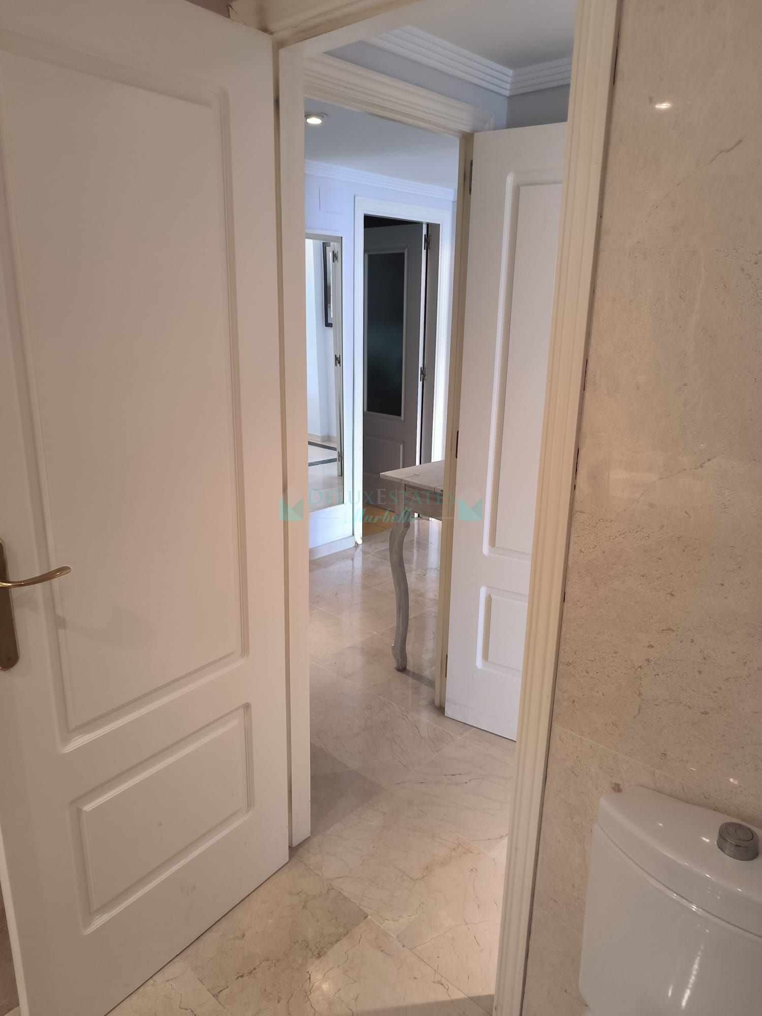 Apartment for sale in Las Lomas de Rio Real, Marbella East