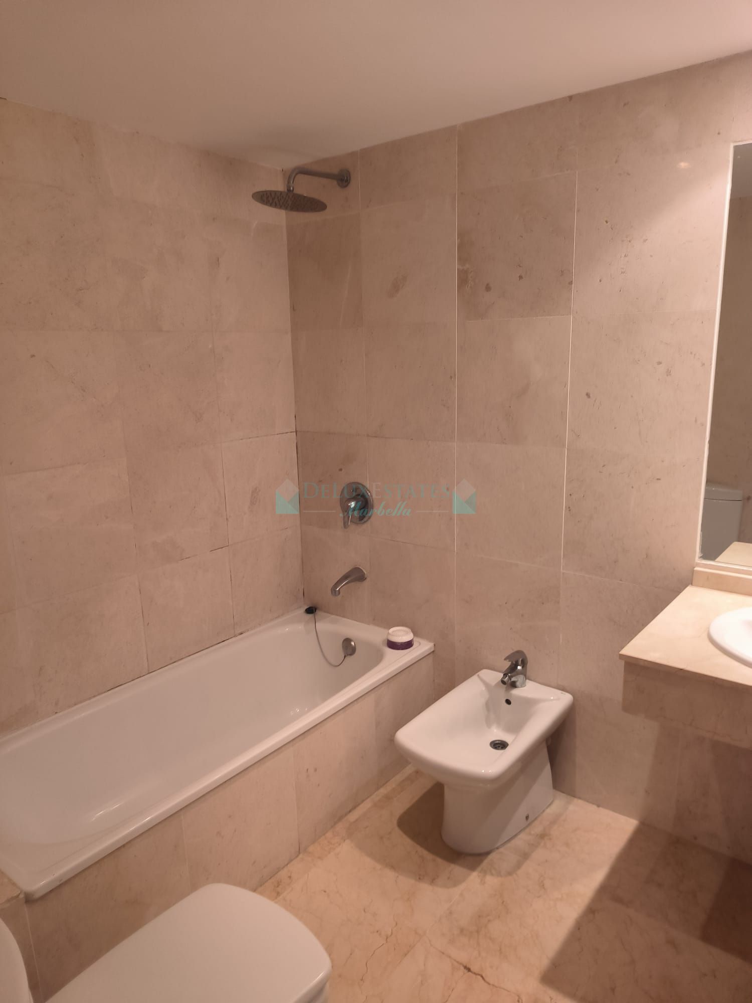 Apartment for sale in Las Lomas de Rio Real, Marbella East