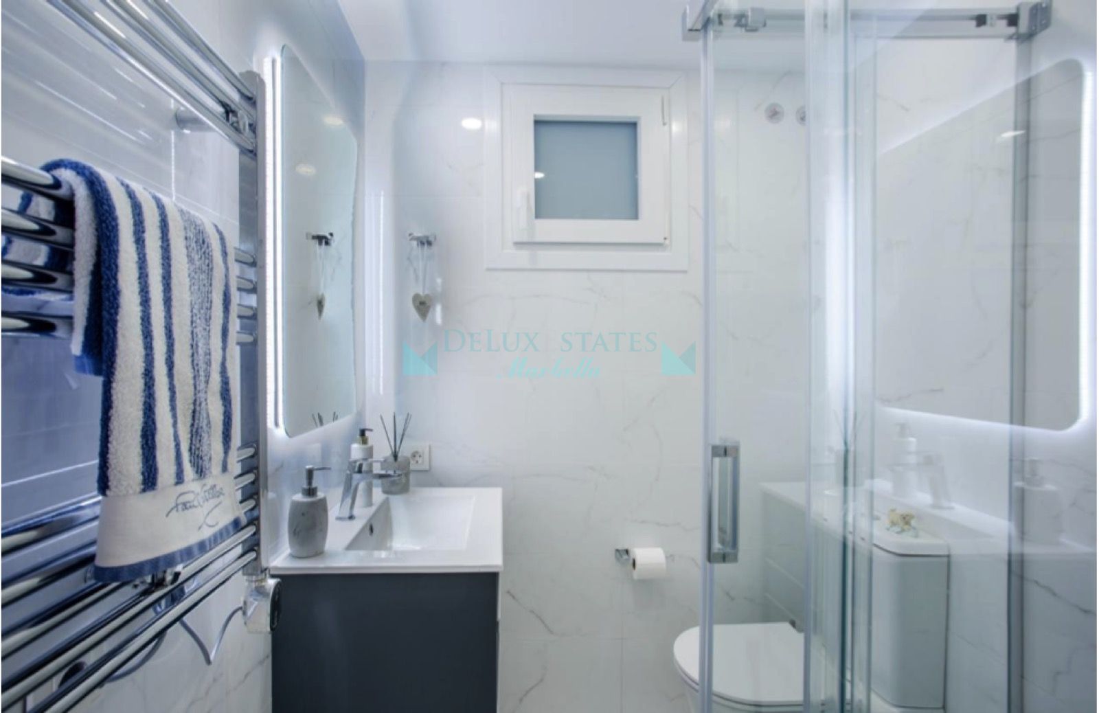 Villa en venta en Sabinillas, Manilva