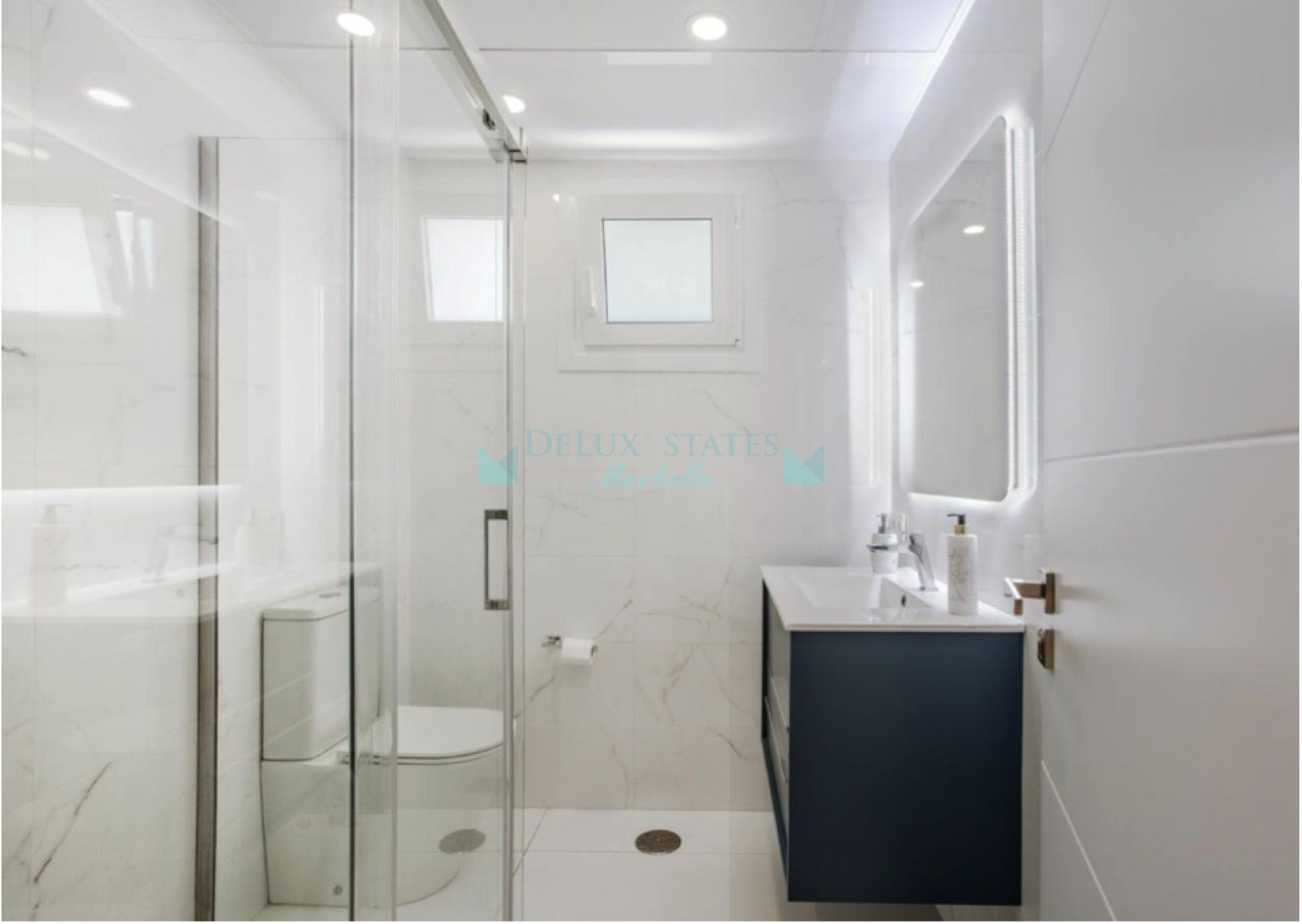 Villa en venta en Sabinillas, Manilva