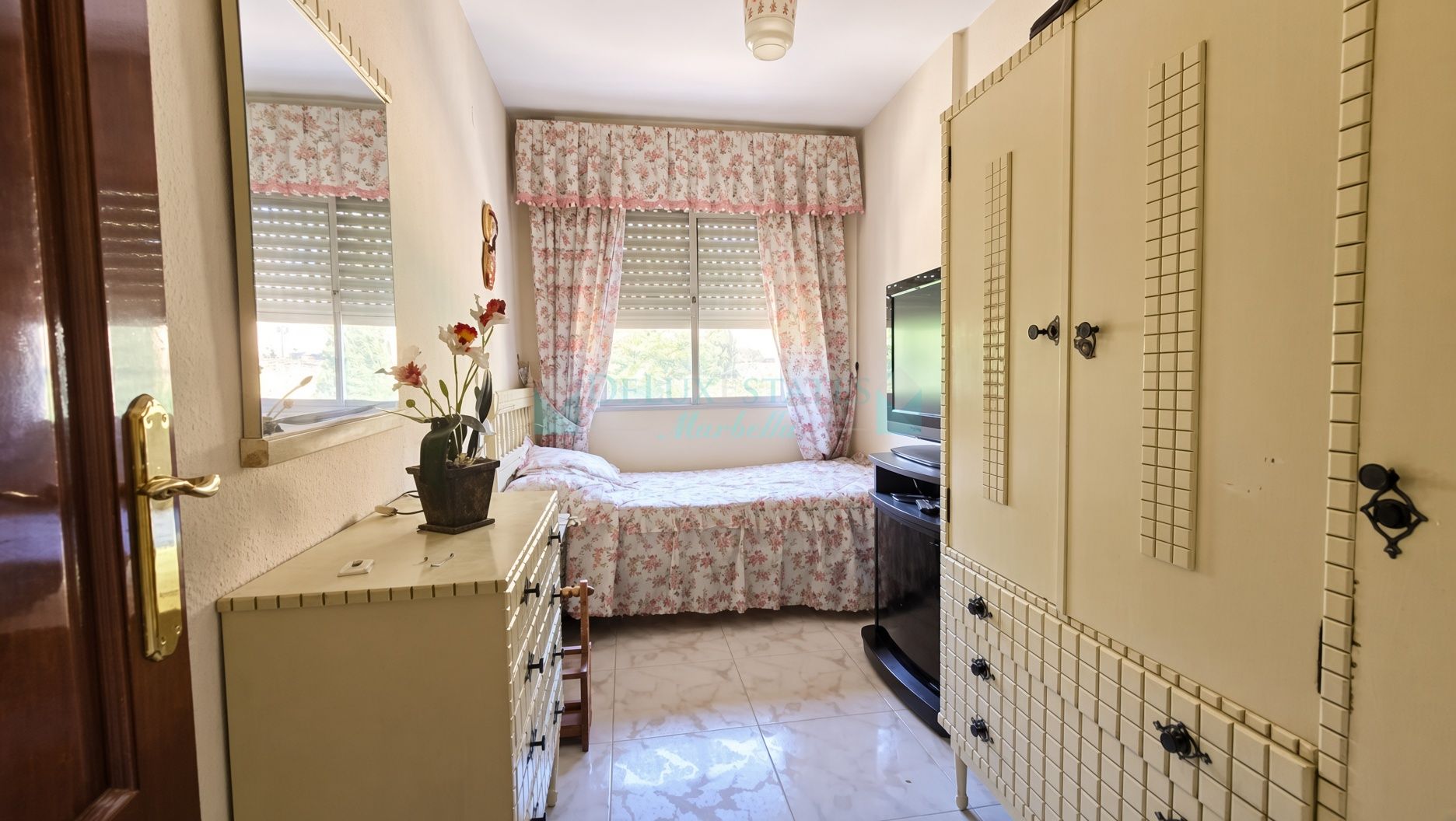 Apartment for sale in Divina Pastora, Marbella