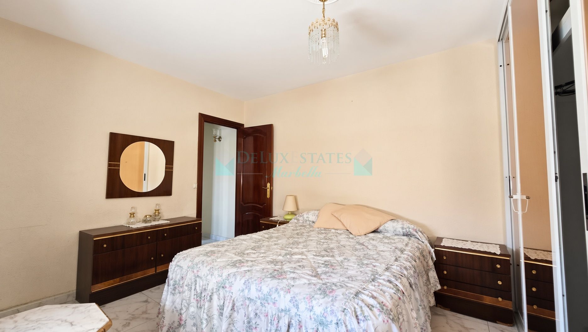 Apartment for sale in Divina Pastora, Marbella