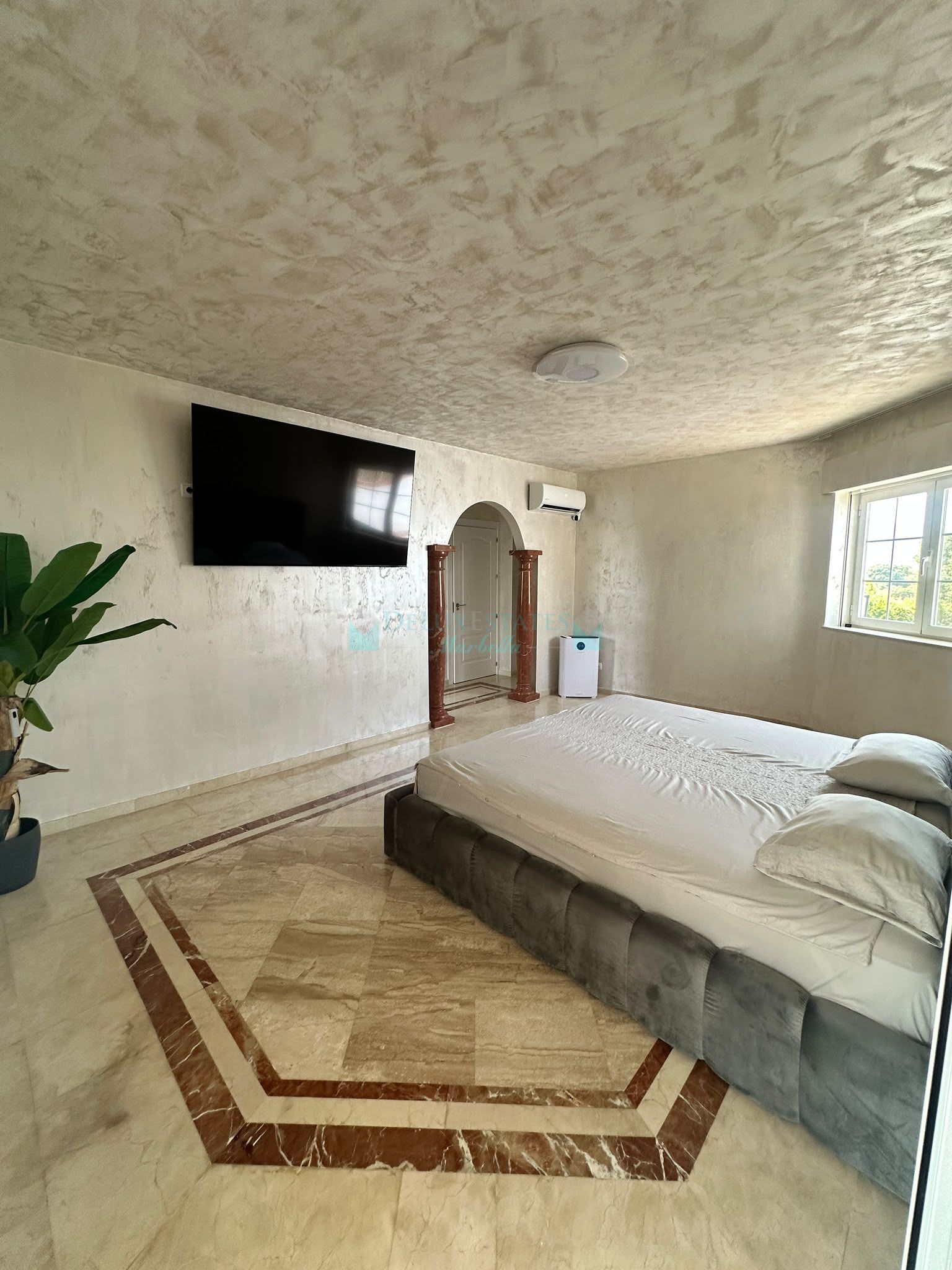 Villa for sale in Forest Hills, Estepona
