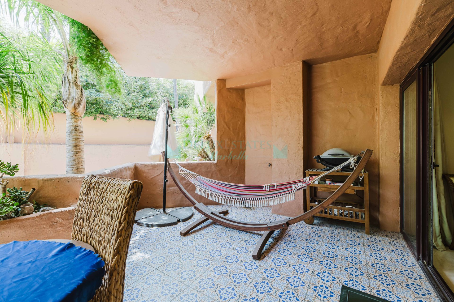 Apartment for sale in Beach Side New Golden Mile, Estepona