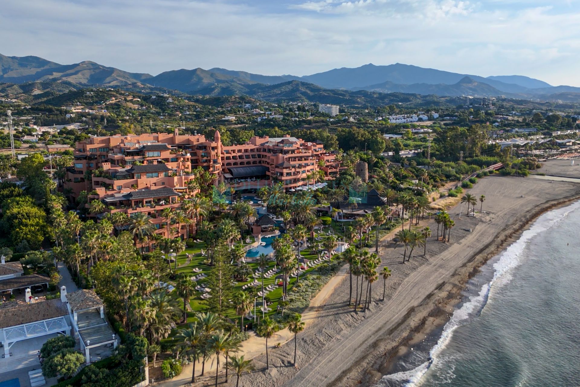 Apartment for sale in Beach Side New Golden Mile, Estepona