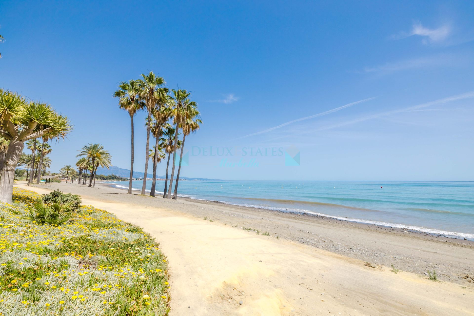 Apartment for sale in Beach Side New Golden Mile, Estepona