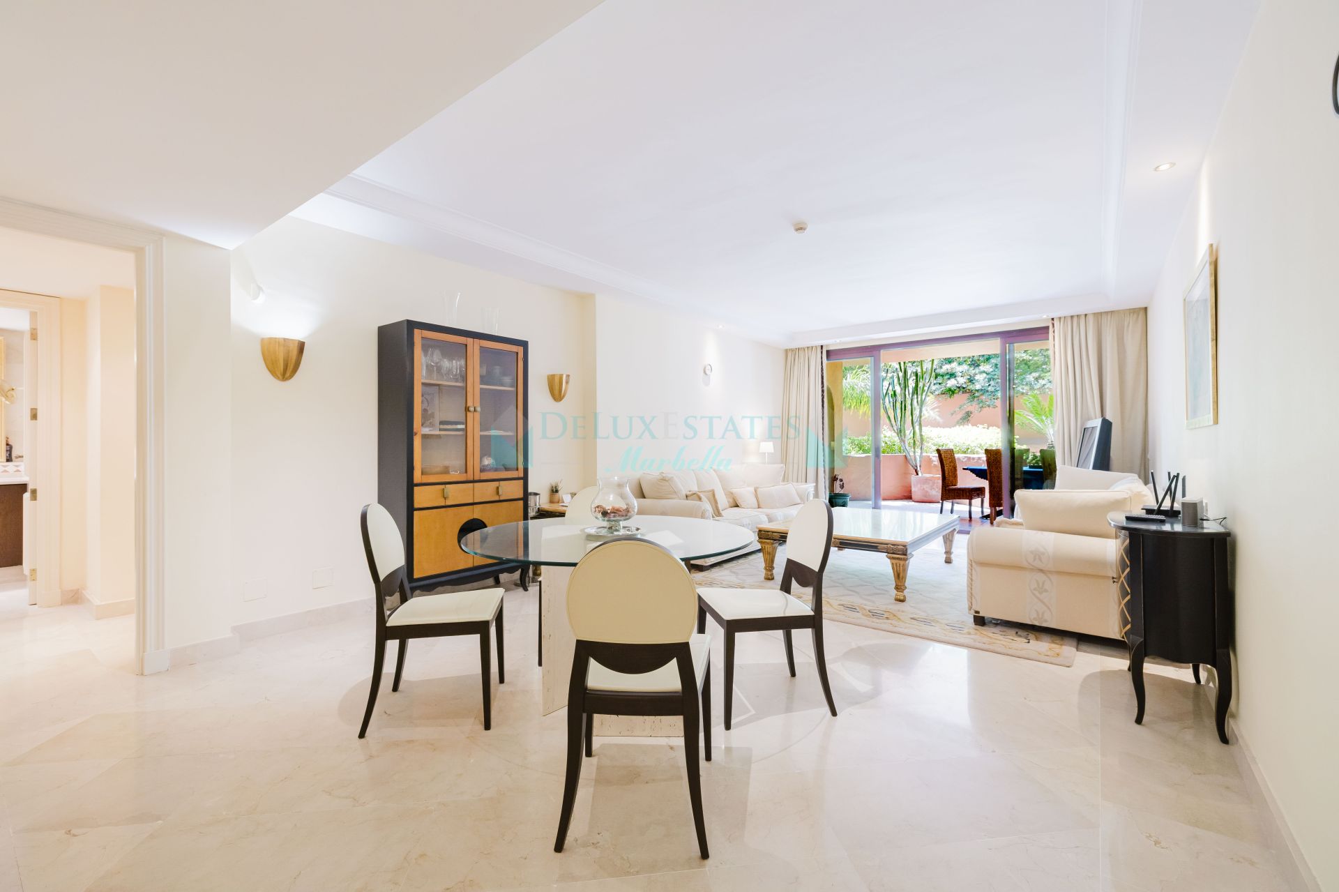Apartment for sale in Beach Side New Golden Mile, Estepona