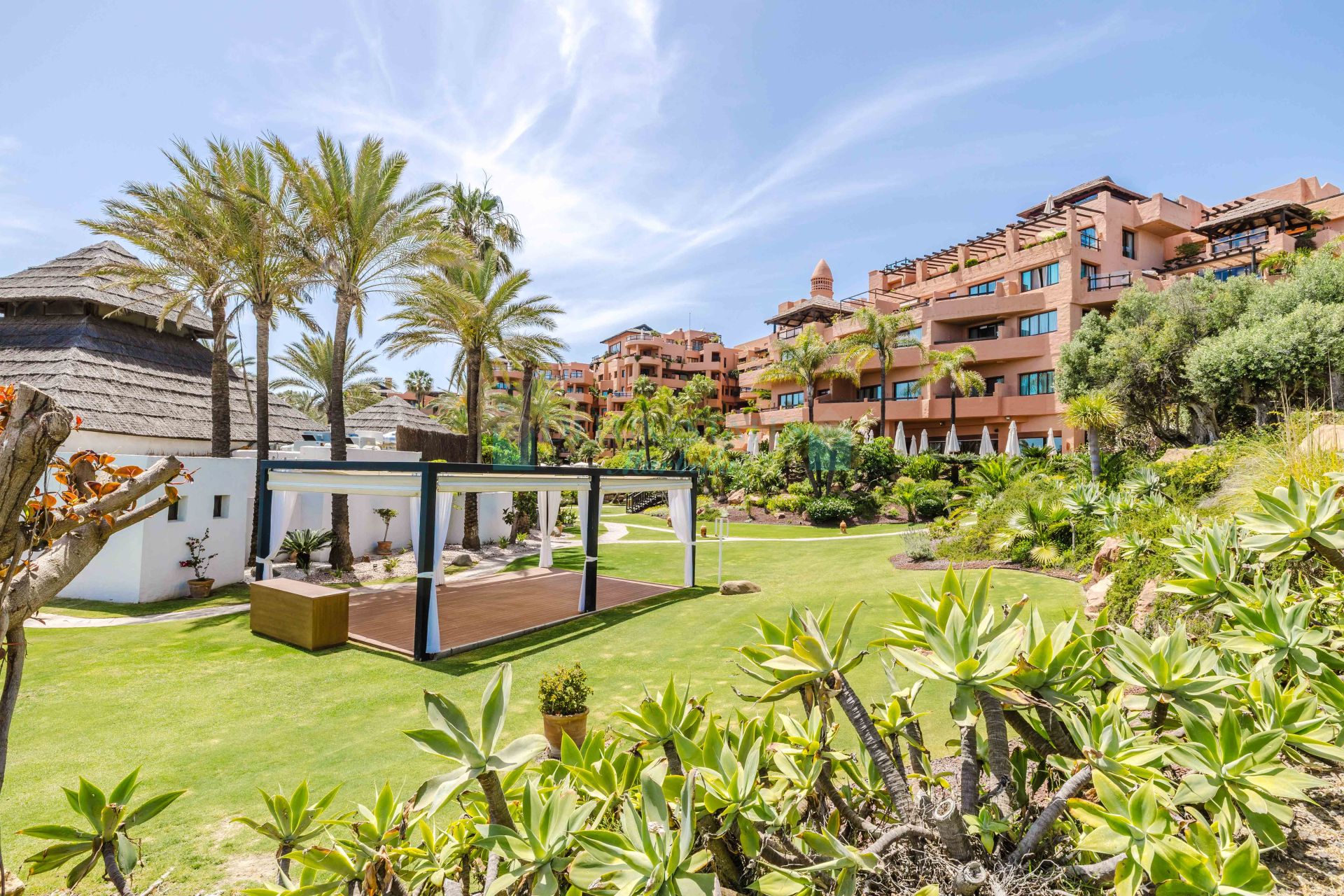 Apartment for sale in Beach Side New Golden Mile, Estepona