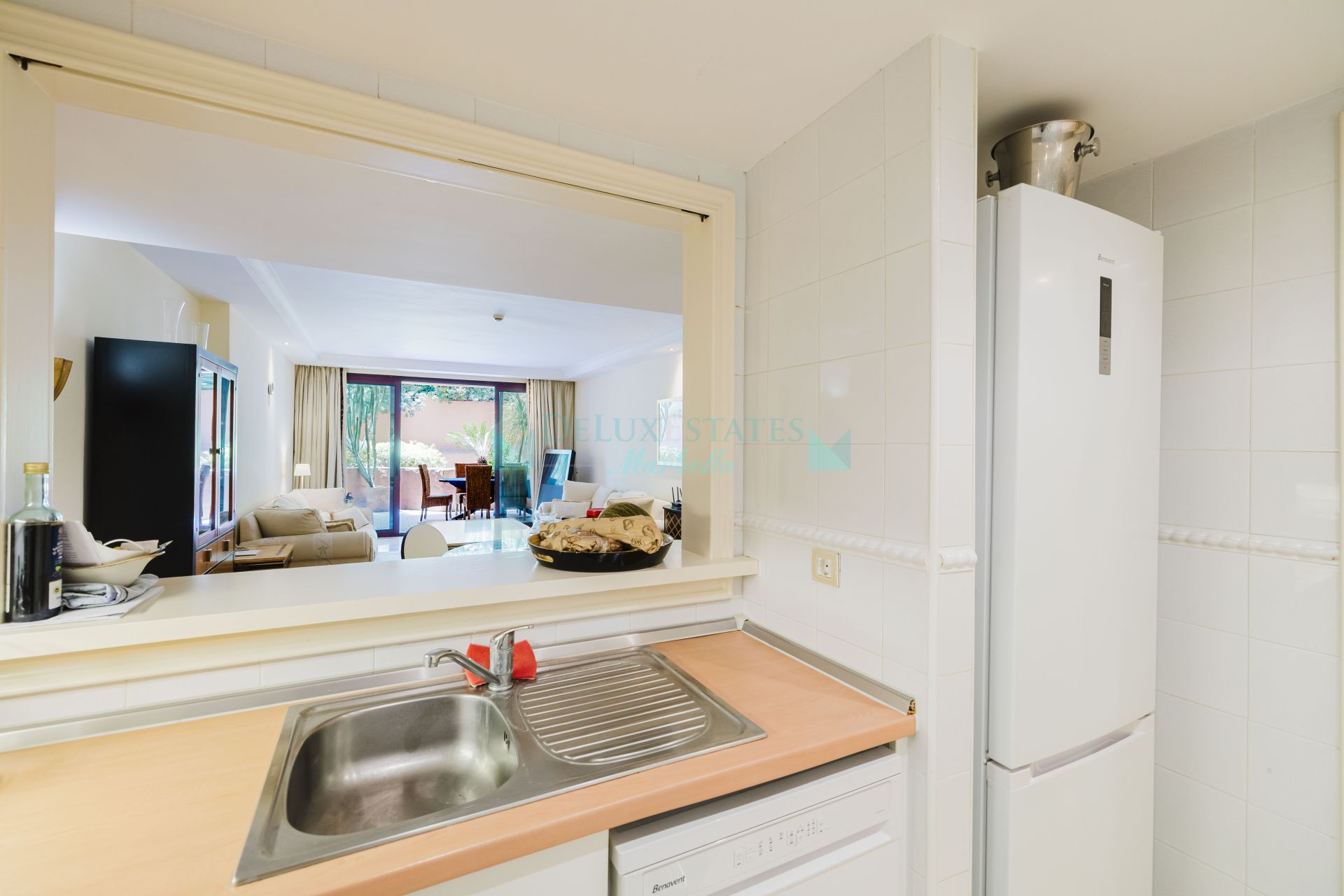 Apartment for sale in Beach Side New Golden Mile, Estepona