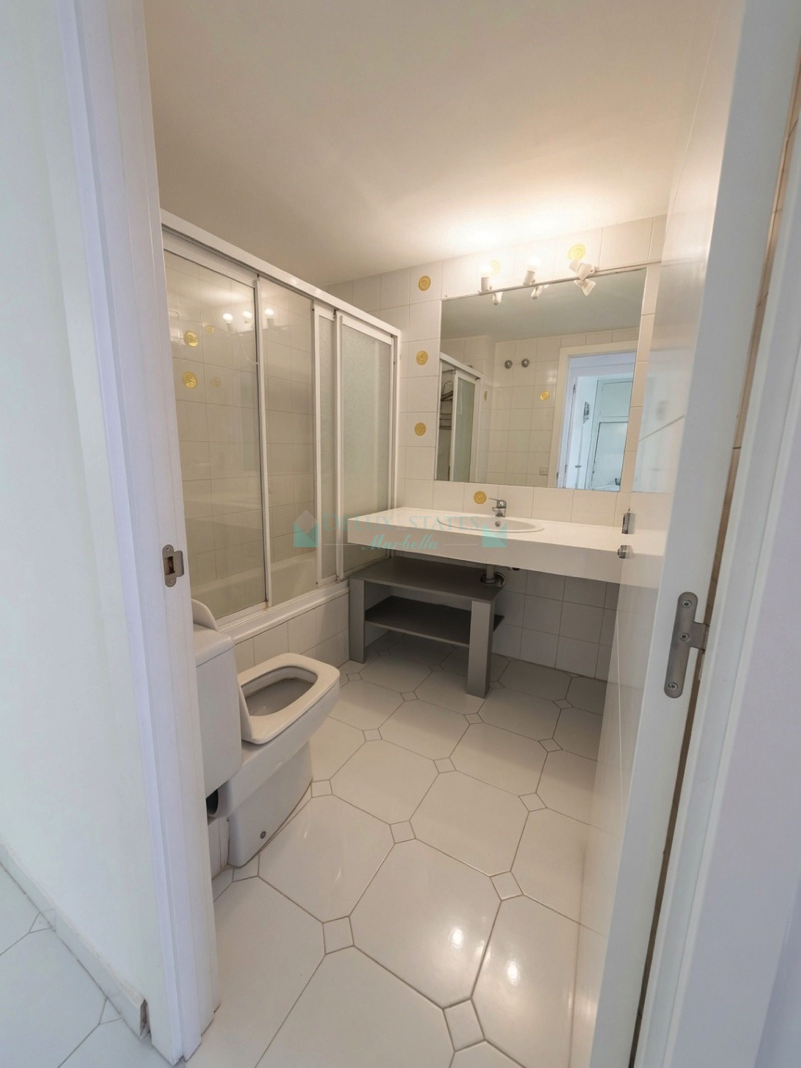 Apartment for sale in Parque Antena, Estepona